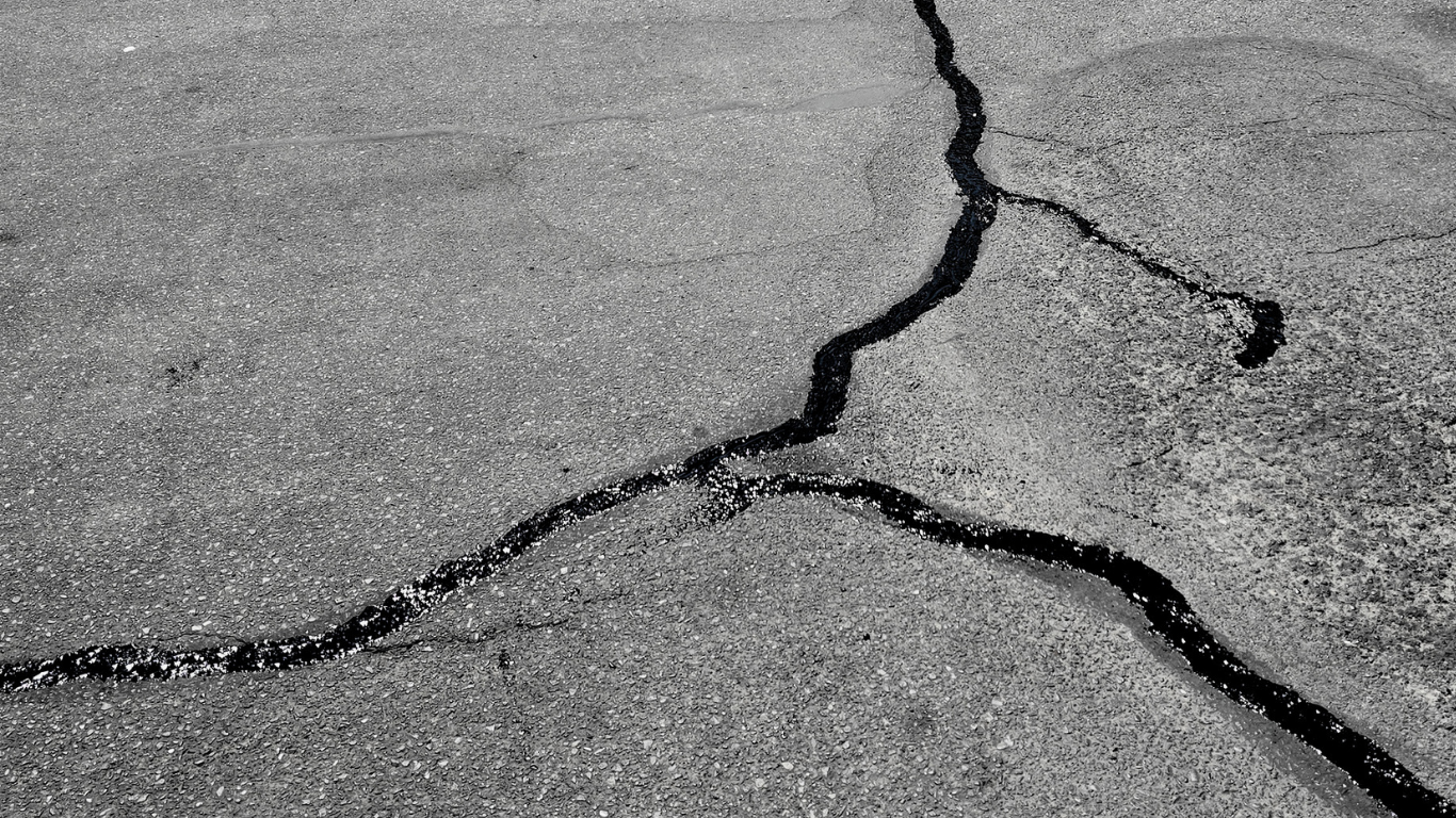 Allstate-Paving-Crack Sealing
