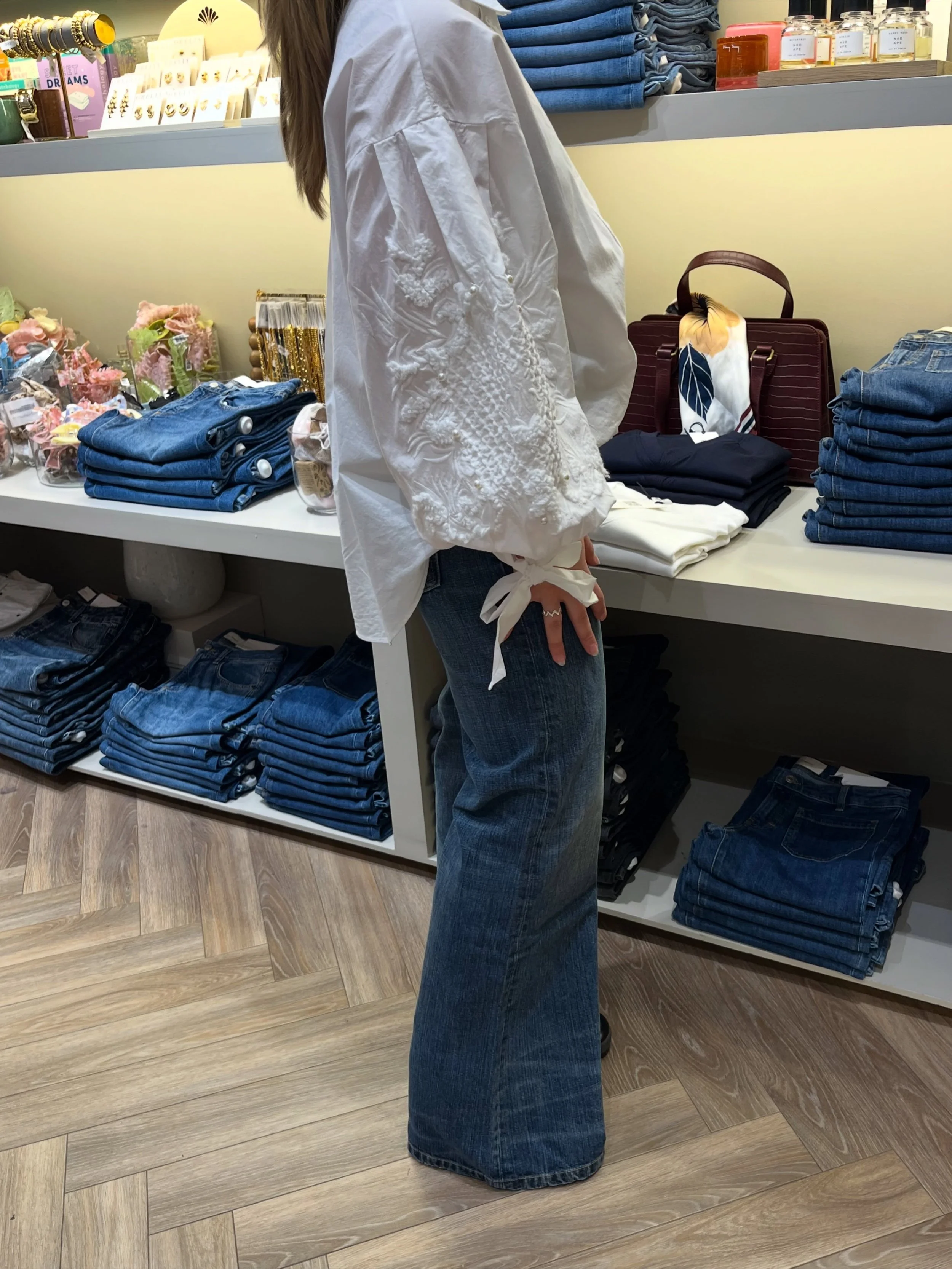 Vi har f&aring;tt inn nye modeller fra @jeanericajeans !!!

San Babila er en 5-pocket versjon av St Monica Low. En fin &aring; enkel jeans som passer til alt!

Kyoto Droit er en straight-leg versjon av Kyoto! S&aring; kul i Dark Blue Righe vasken.

B