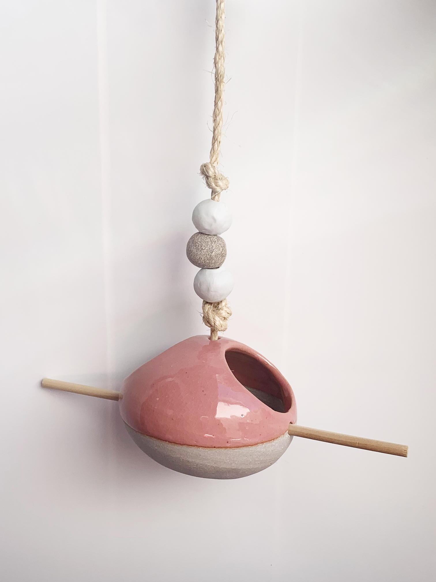 bird-feeder-3-stick.png