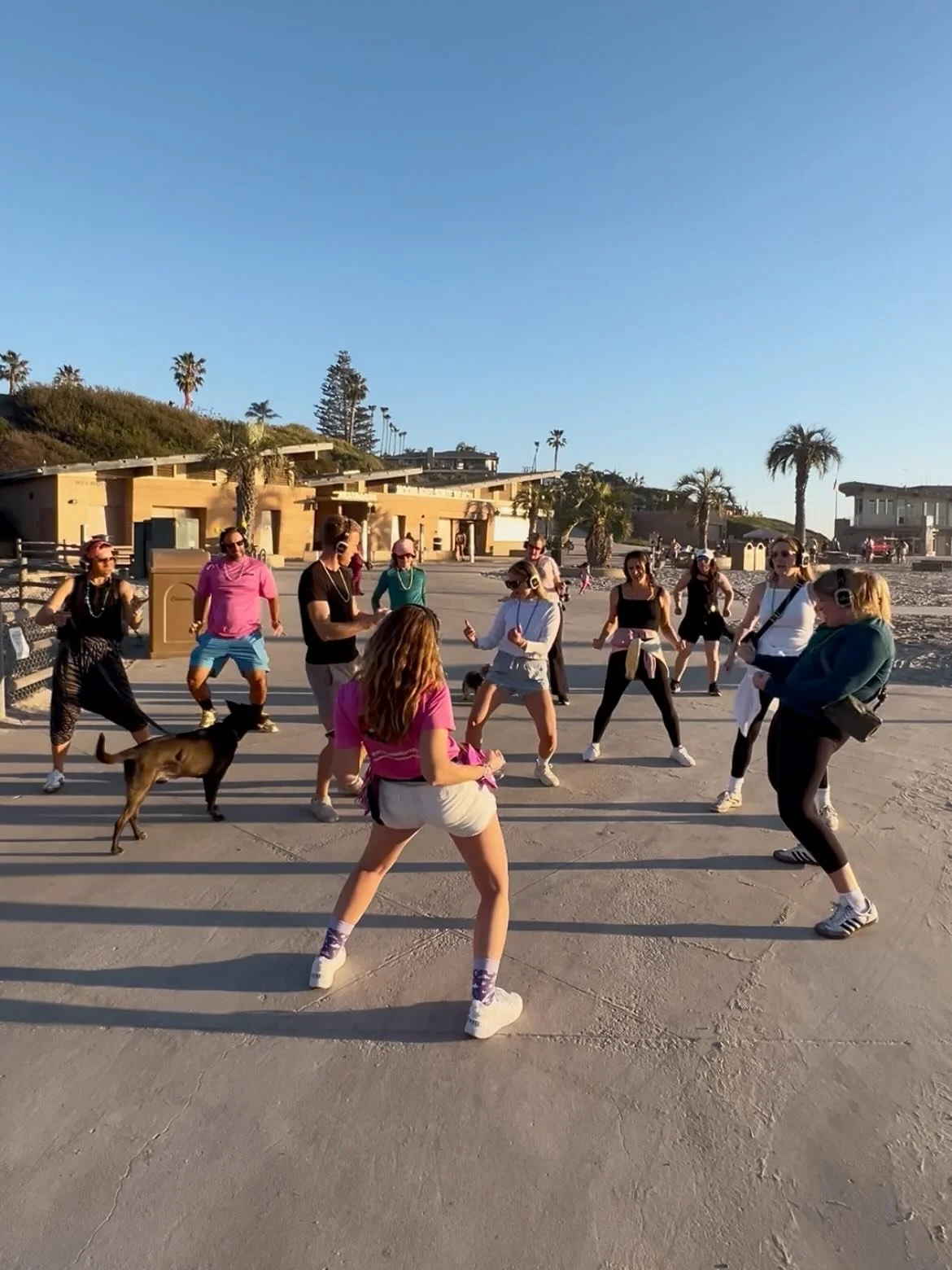 The views on this JOYRIOT route can&rsquo;t be beat. Singing and dancing while the sun sets over the Pacific Ocean?!? We&rsquo;re california dreamin&rsquo; ☀️🌴