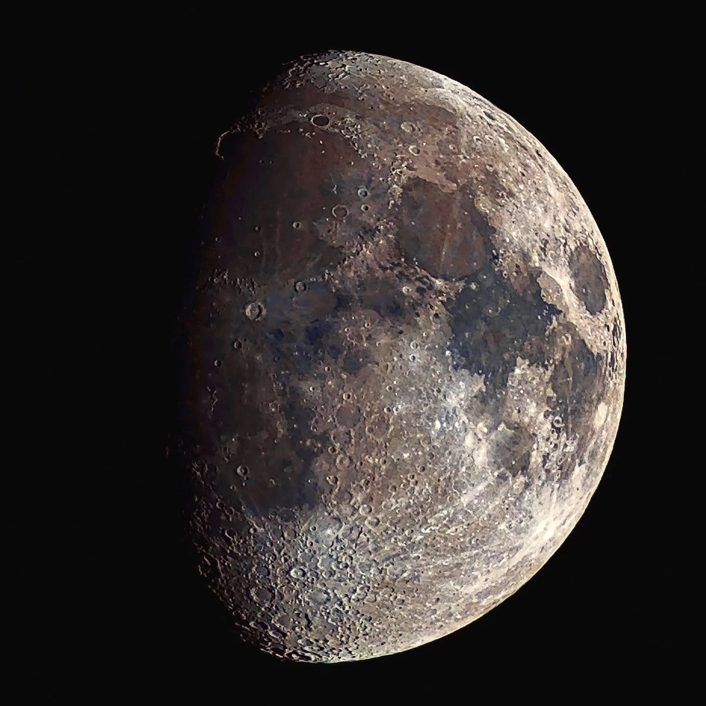 I didn't realize until later that I got the Golden Handle so I processed this photo I snapped during a session of moon gazing I gave to my trick or treaters Halloween 2025. I had it printed on a glass panel &amp; a mug...turned out really nice!