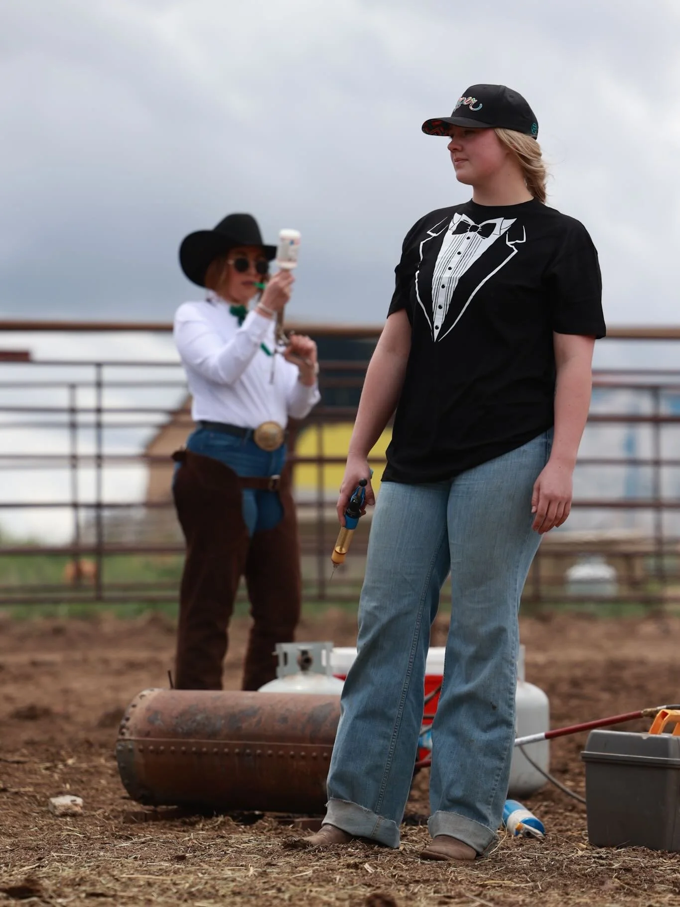 Because it says, &lsquo;I want to be formal, but I&rsquo;m here to party, too.&rsquo;

#cowboyswin #western #shakeandbake