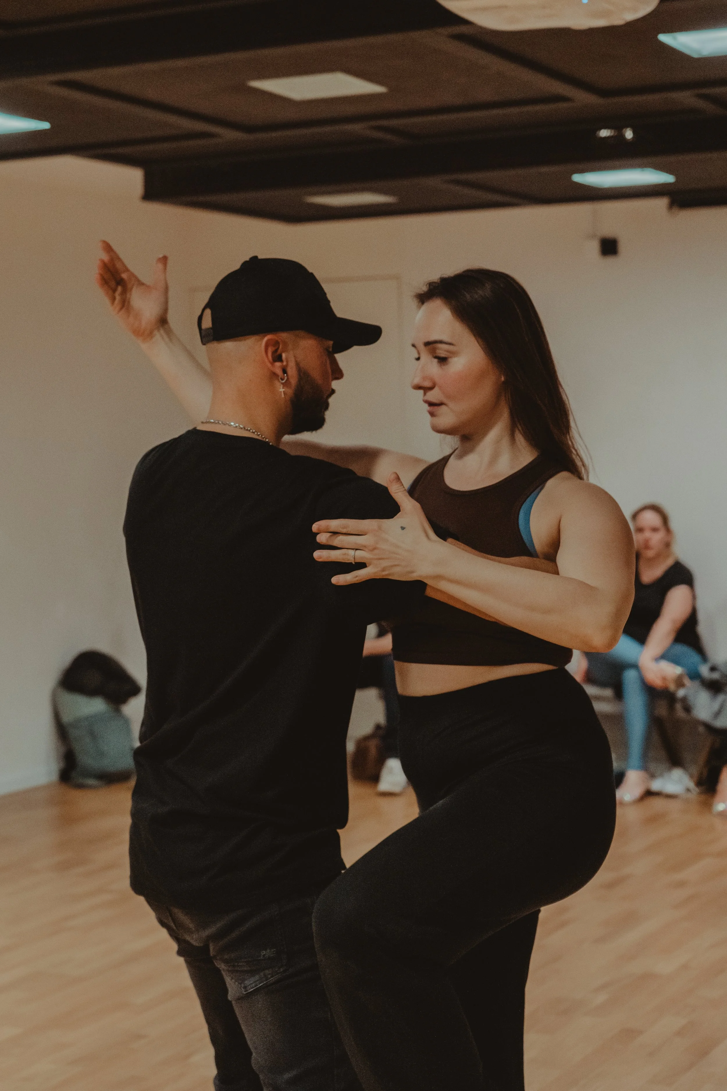 Alma and Luis teaching together in Zurich Bachasuave