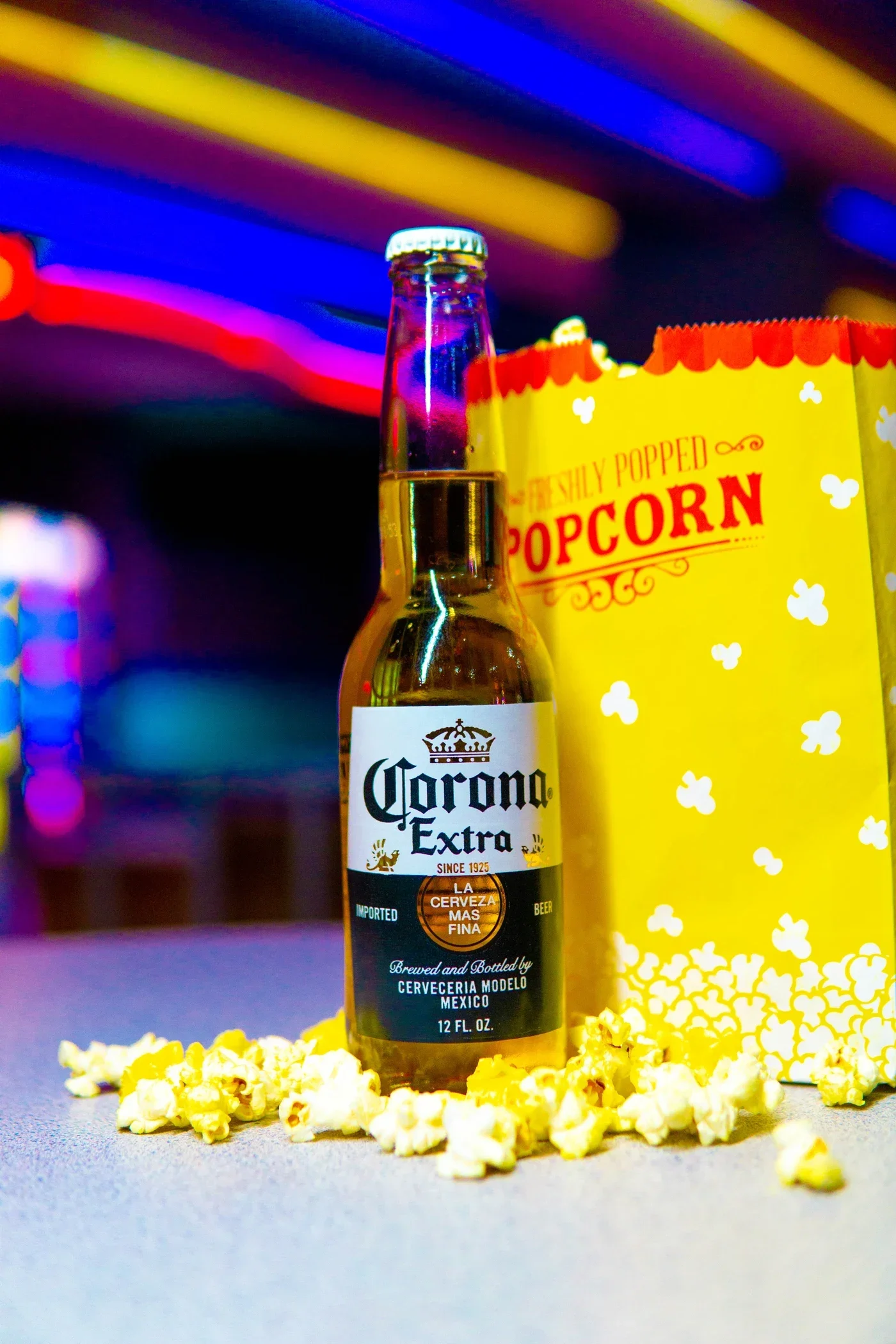 Oaks Center Cocktails12-WEBREADY-WEBREADY.webp