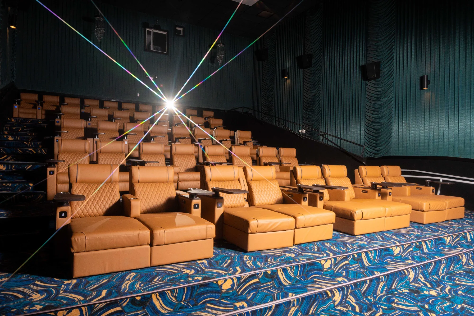 14Starlux Theater-WEBREADY.webp