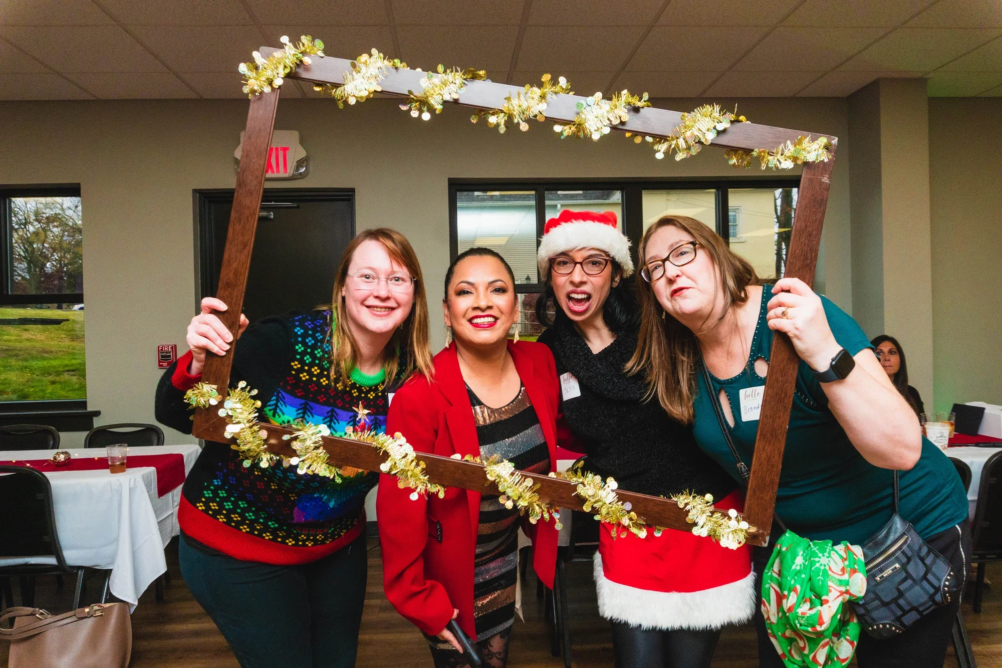 12Mom Chrismas-WEBREADY.webp