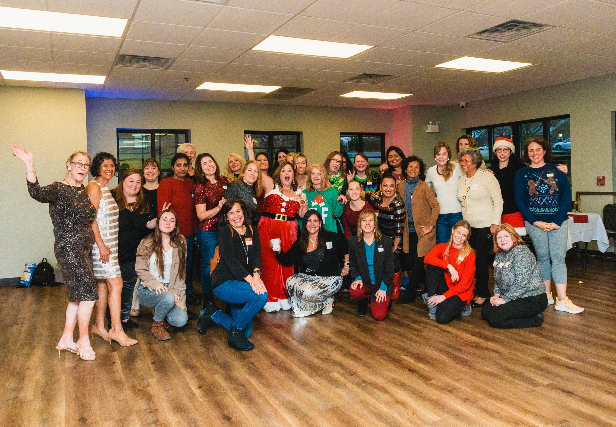 18Mom Chrismas-WEBREADY.webp