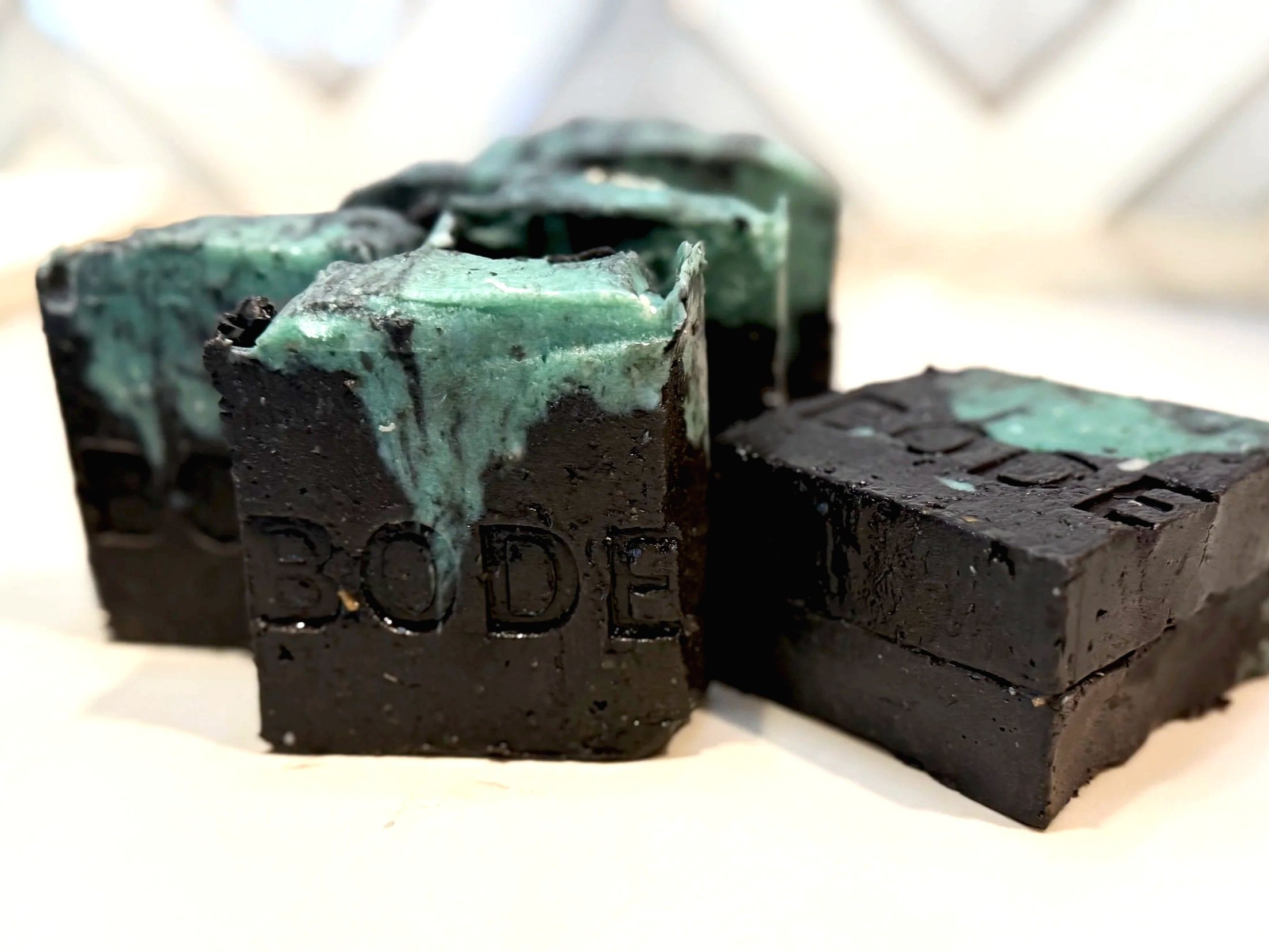 Charcoal, detox, tea tree oil, lavender, frankinsence