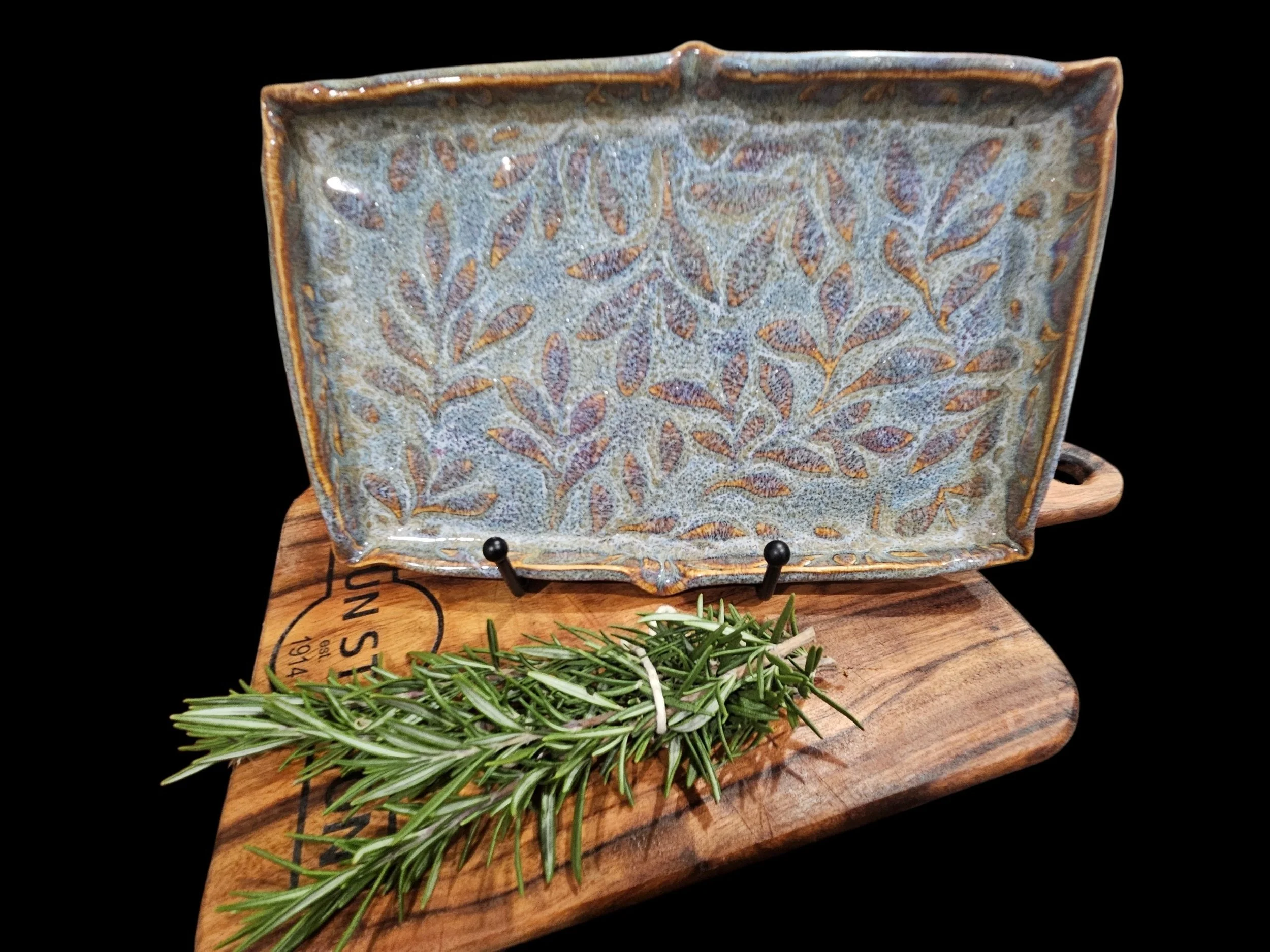 Textured Delicate Stoneware Serving Plate