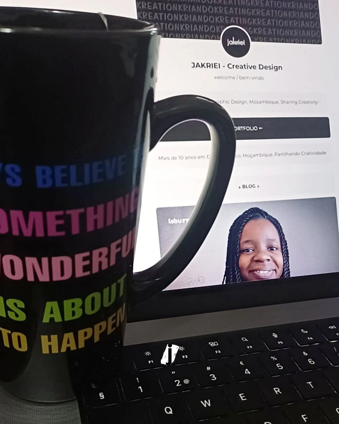 #JAKRIEICLICK No lazy work / Sem trabalho de pregui&ccedil;a

PORT: O importante &eacute; n&atilde;o criar pregui&ccedil;a mas sim algo que ir&aacute; fazer a diferen&ccedil;a para a vida de algu&eacute;m. Se for pelo design, que seja. JAKRIEI faz qu