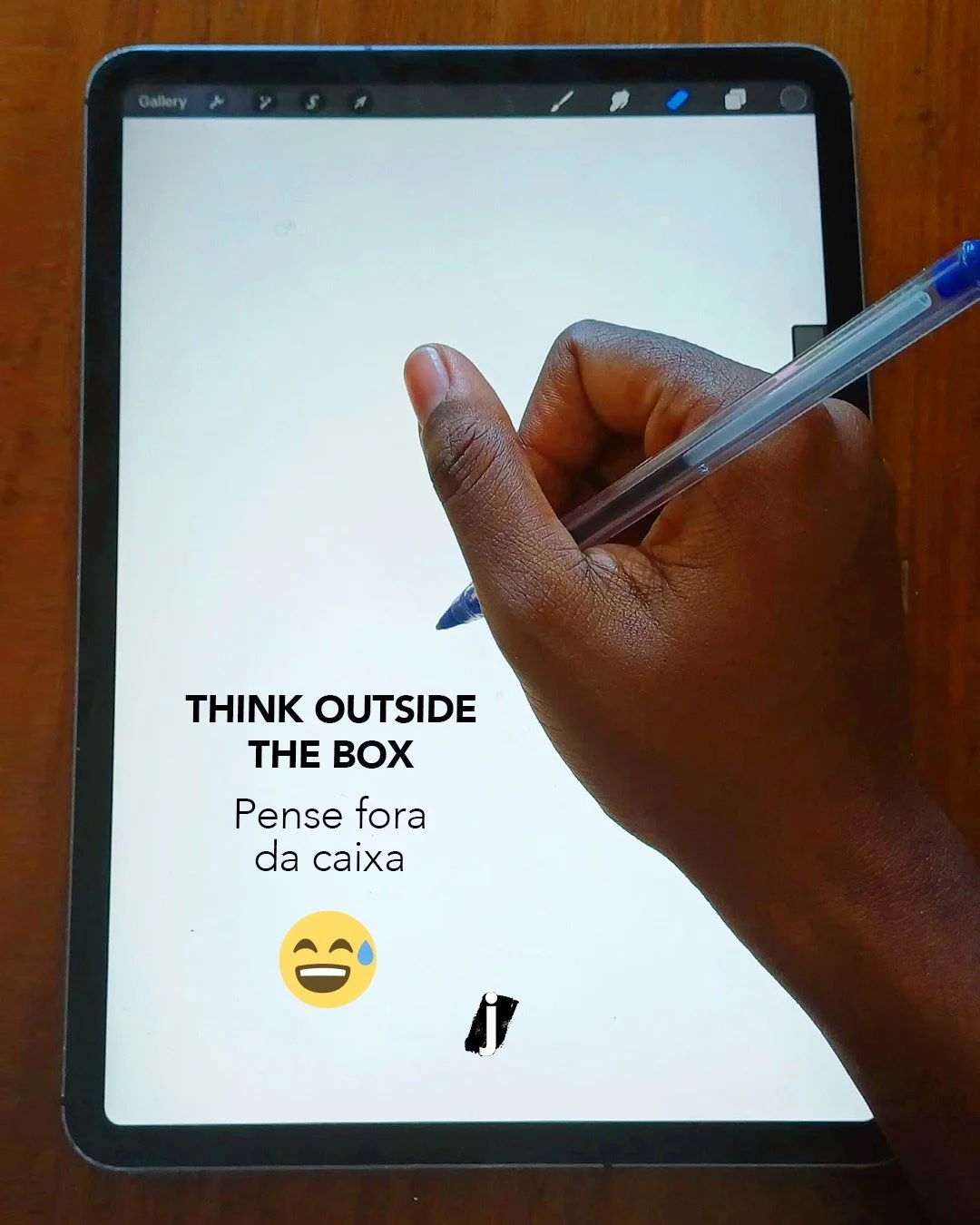 #JAKRIEICLICK Think outside the box / Pense fora da caixa

PT: N&atilde;o se trata apenas de criar, trata-se de fazer a diferen&ccedil;a no que cria. Impacto e inova&ccedil;&atilde;o em mente, n&atilde;o milagres 😅, s&atilde;o o que podem tornar o s