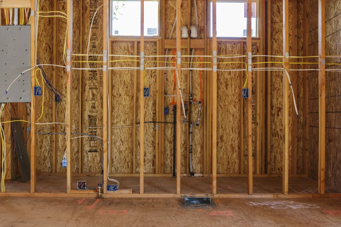 new-bubild-electrician-service.jpg