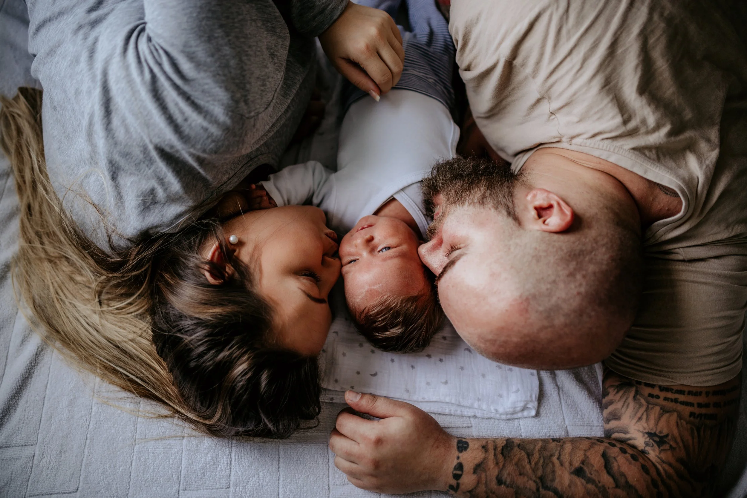 Adjusting to Parenthood: Finding Your New Rhythm as a Couple