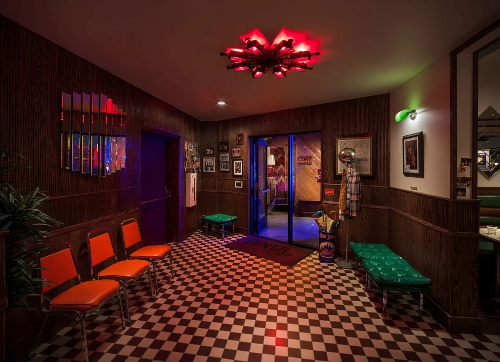 17663SPI_Discoshow_Diner_Foyer_v3.jpg