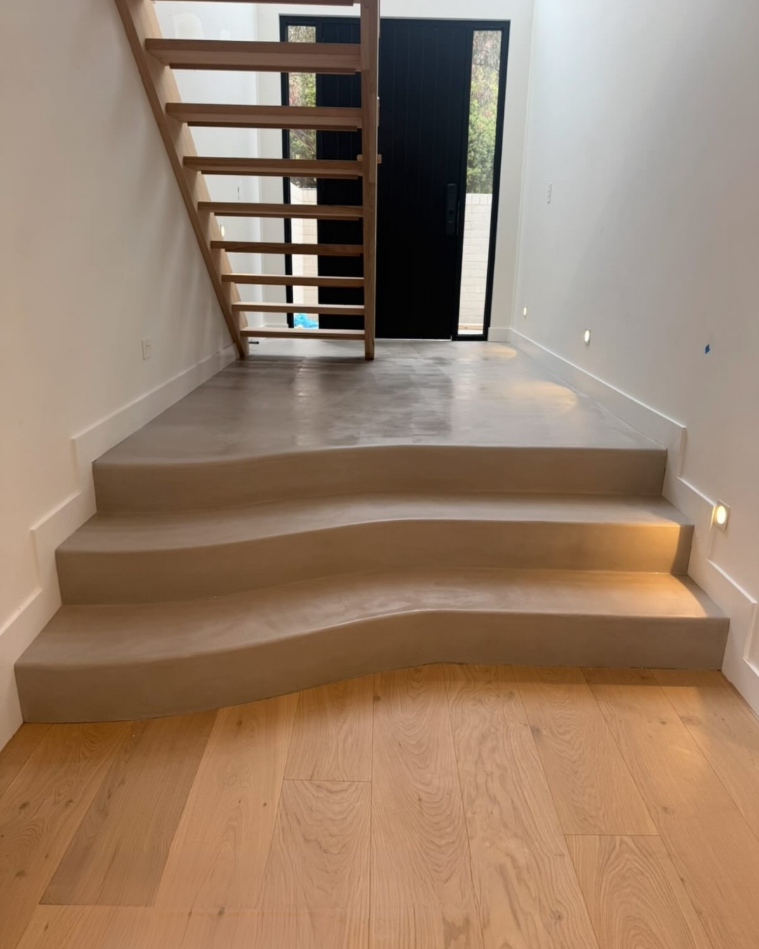 Seamless microcement floor and staircase