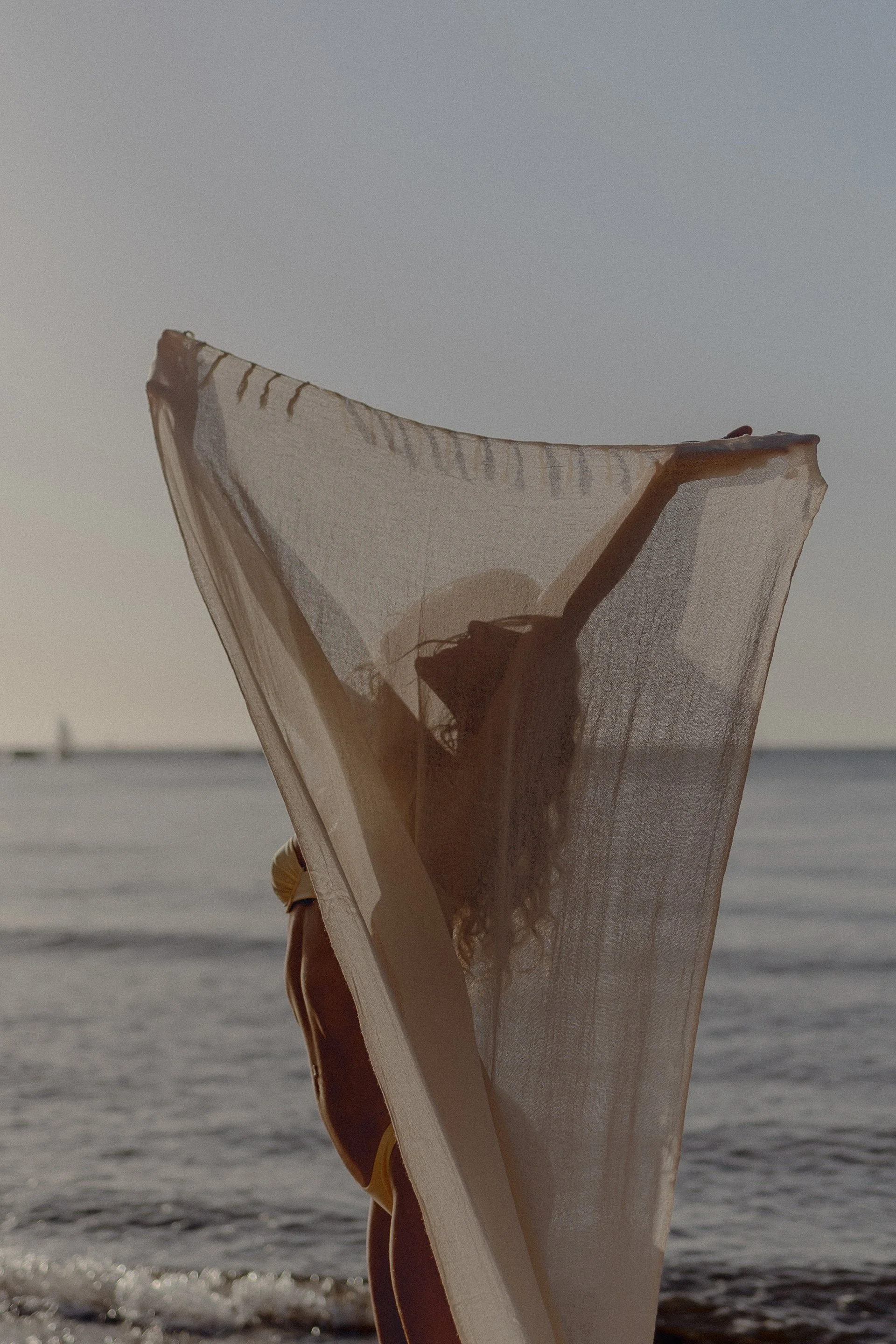 Remi & Mars_Coastal Shoot_LR_056.jpg