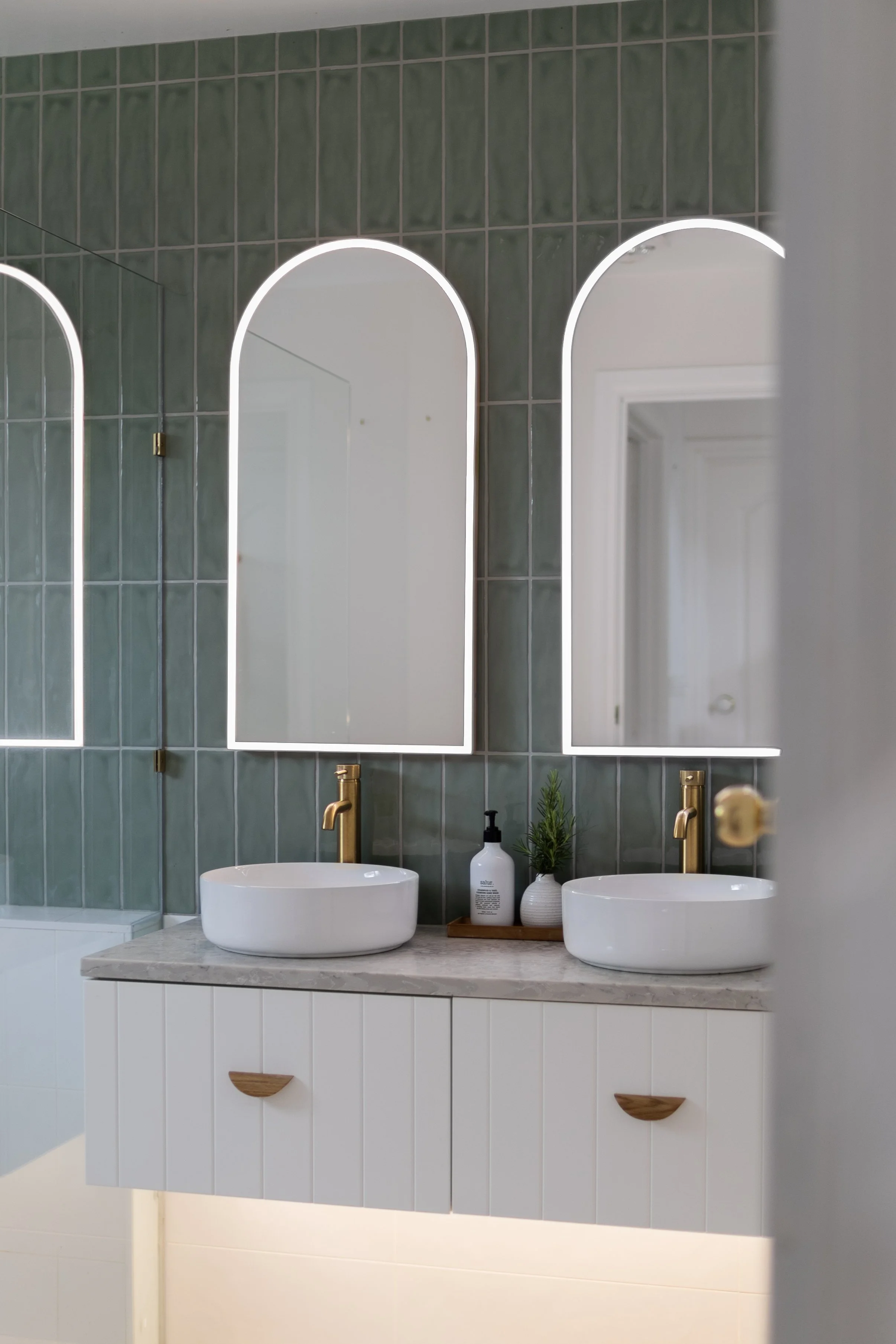 Coasting_Bathroom_09.jpg