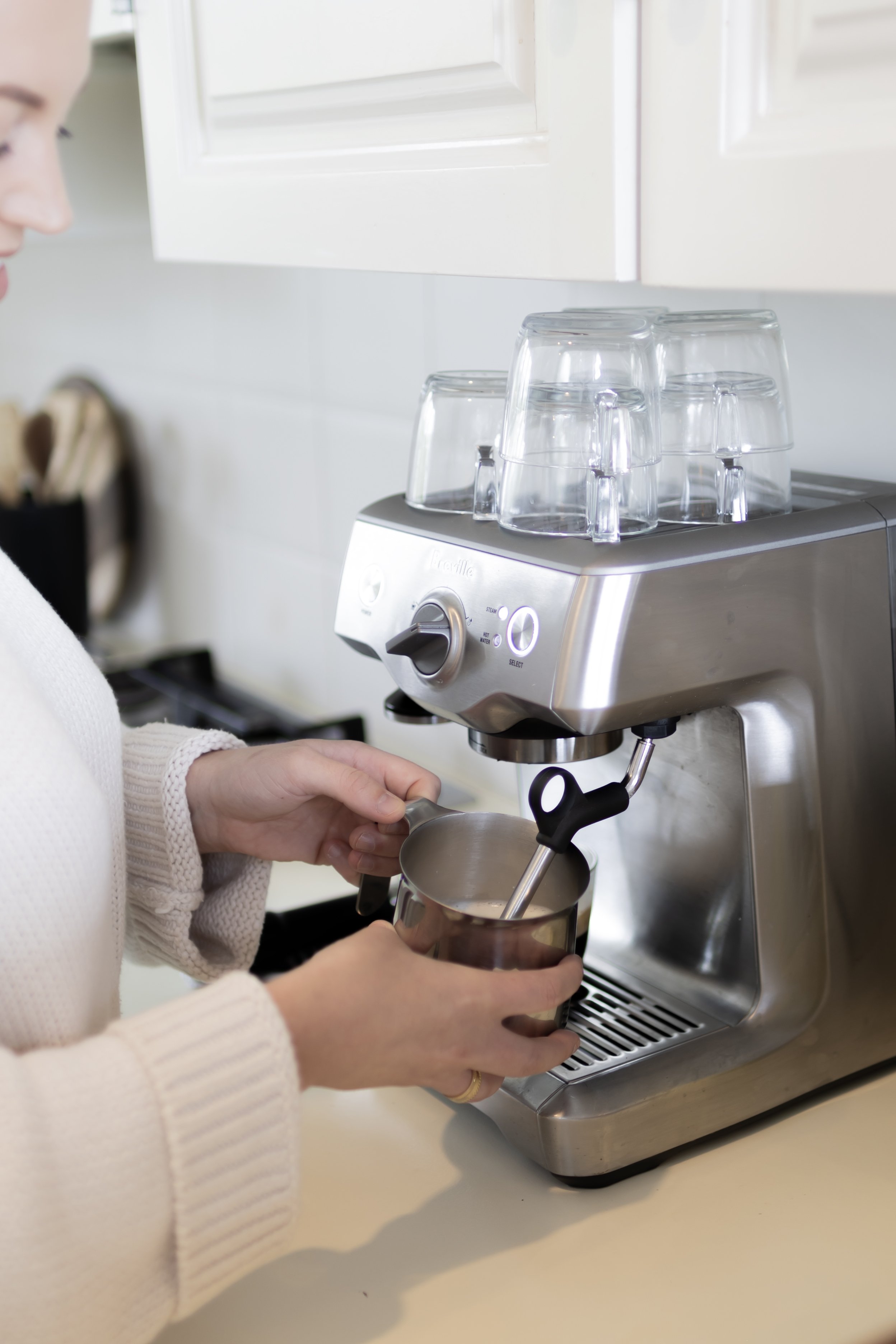Coasting_Kitchen + Living_018.jpg