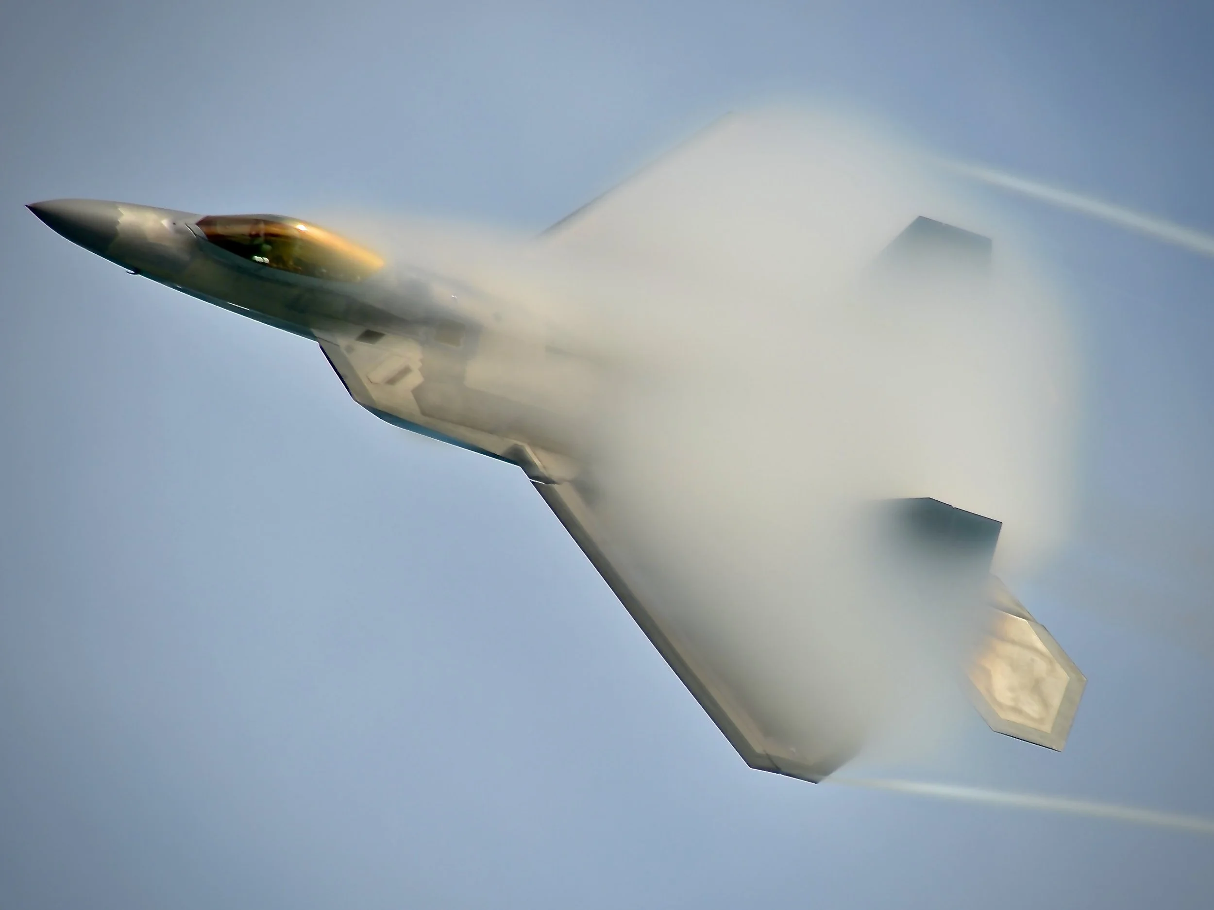 F-22 Raptor making clouds
