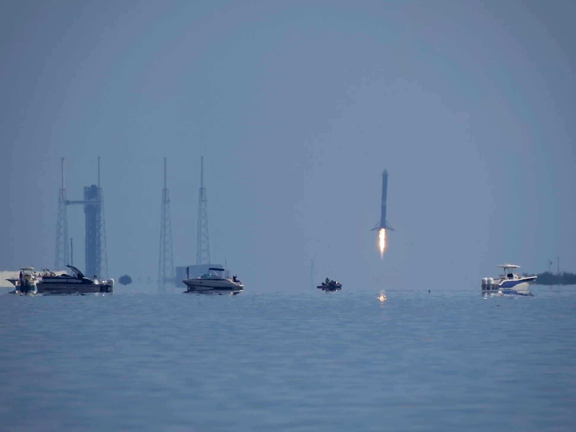 Falcon heavy booster landing, Cape Canaveral
