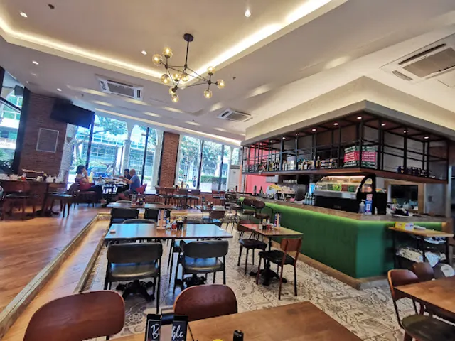 Coffee Bean Venice Grand Canal BGC remote work cafe