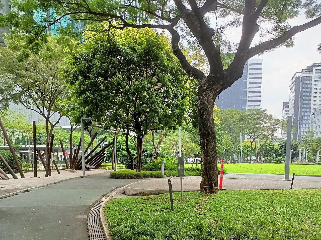 Track 30th Urban Park BGC tourist spot
