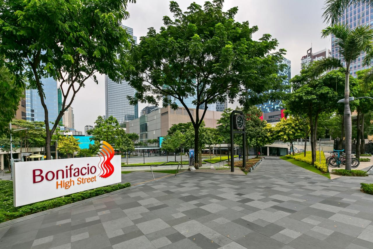Bonifacio High Street BGC tourist attraction