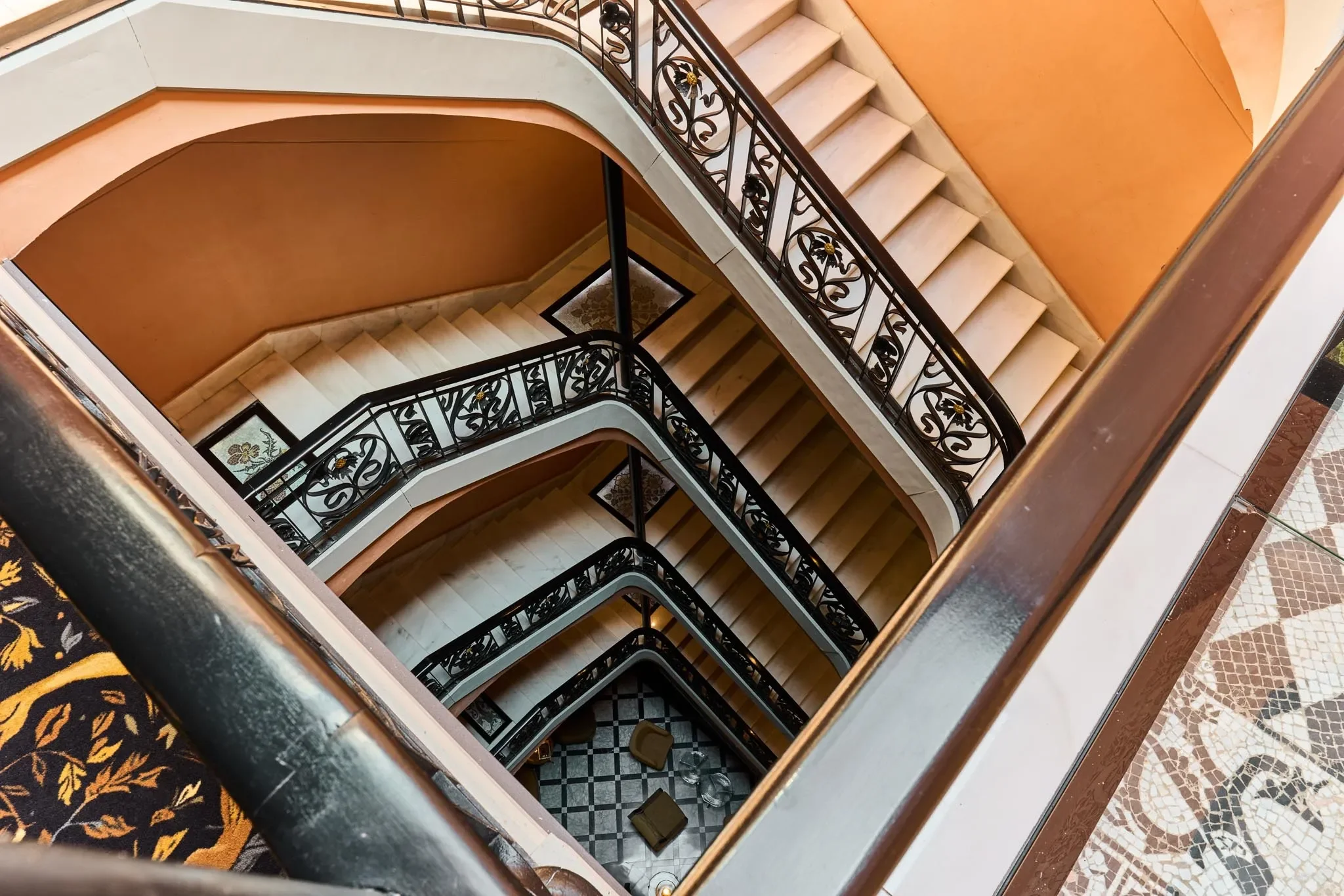 Copy-of-Escaleras_Hotel-Espana-Ocean-Drive_08.webp