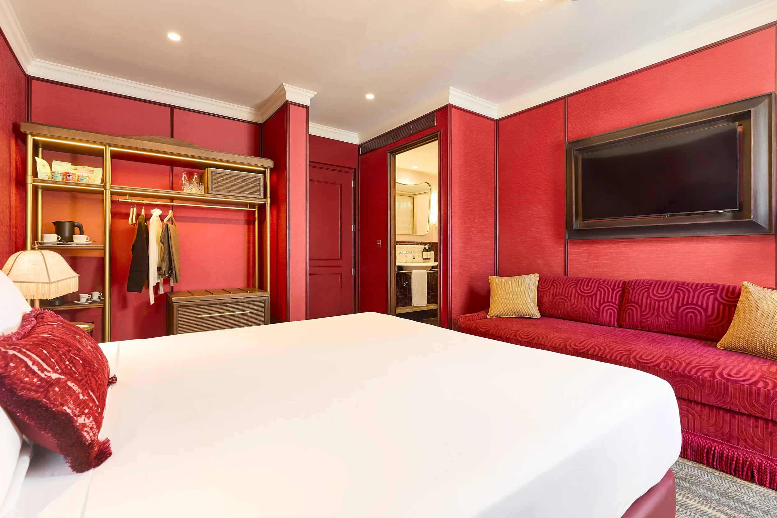 Copy-of-Deluxe-roja-Hotel-Espana-Ocean-Drive_04_result-scaled.webp