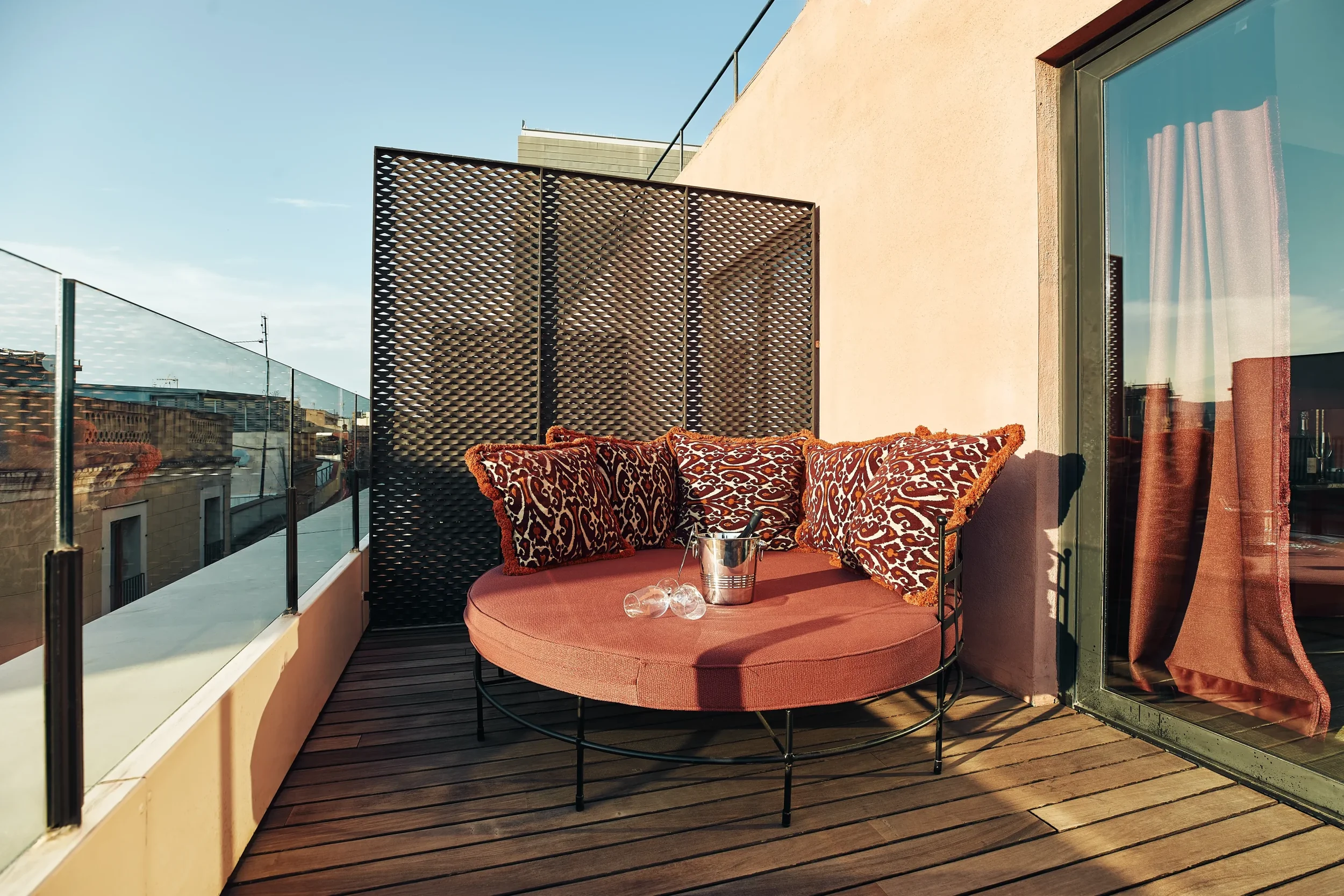 Copy-of-Deluxe-Terrace-Hotel-Espana-Ocean-Drive_06_result-scaled.webp
