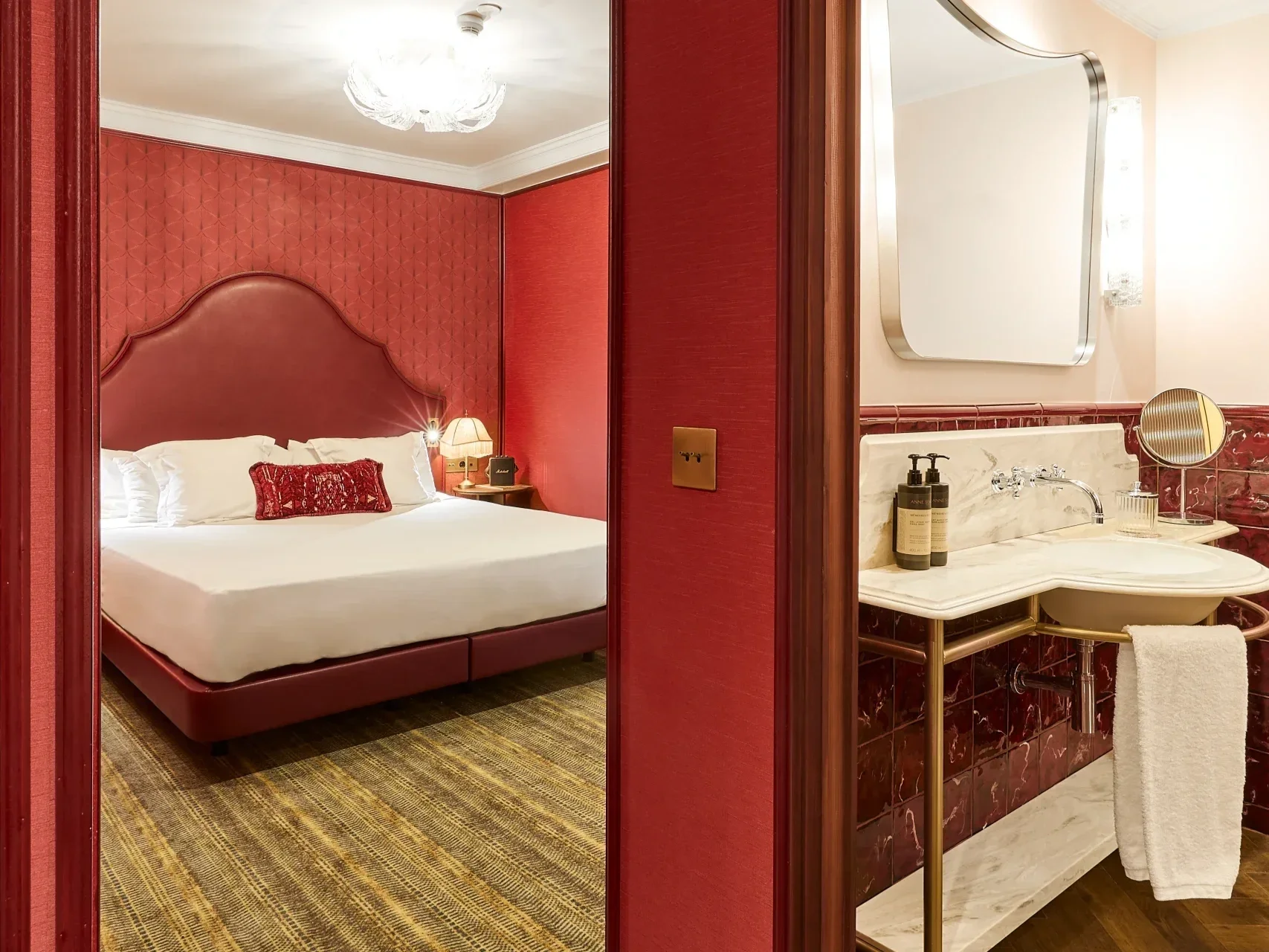 Copy-of-Superior-Roja-Hotel-Espana-Ocean-Drive_01_result-scaled.webp