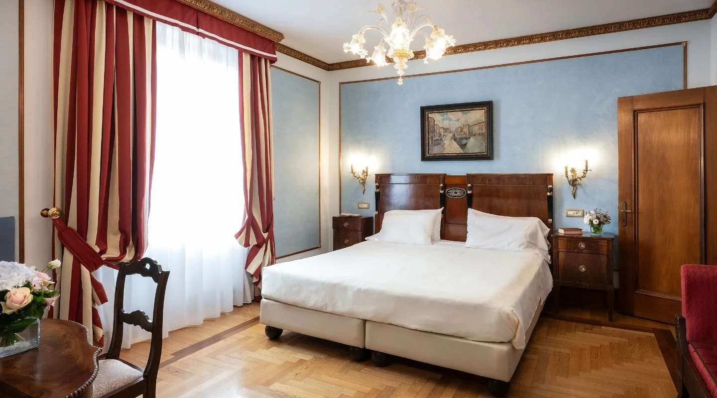 DHT_JuniorSuite_gallery_2.jpg