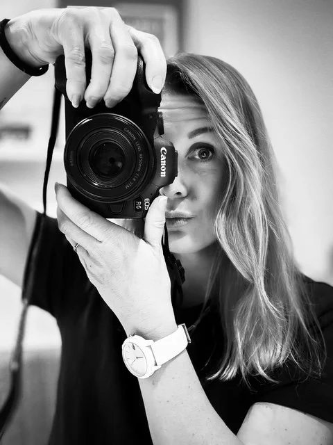 VIRGINIE Lumina Pro accompagne les entreprises pour des reportages photo, portraits professionnels, photographie d’entreprise et communication visuelle.