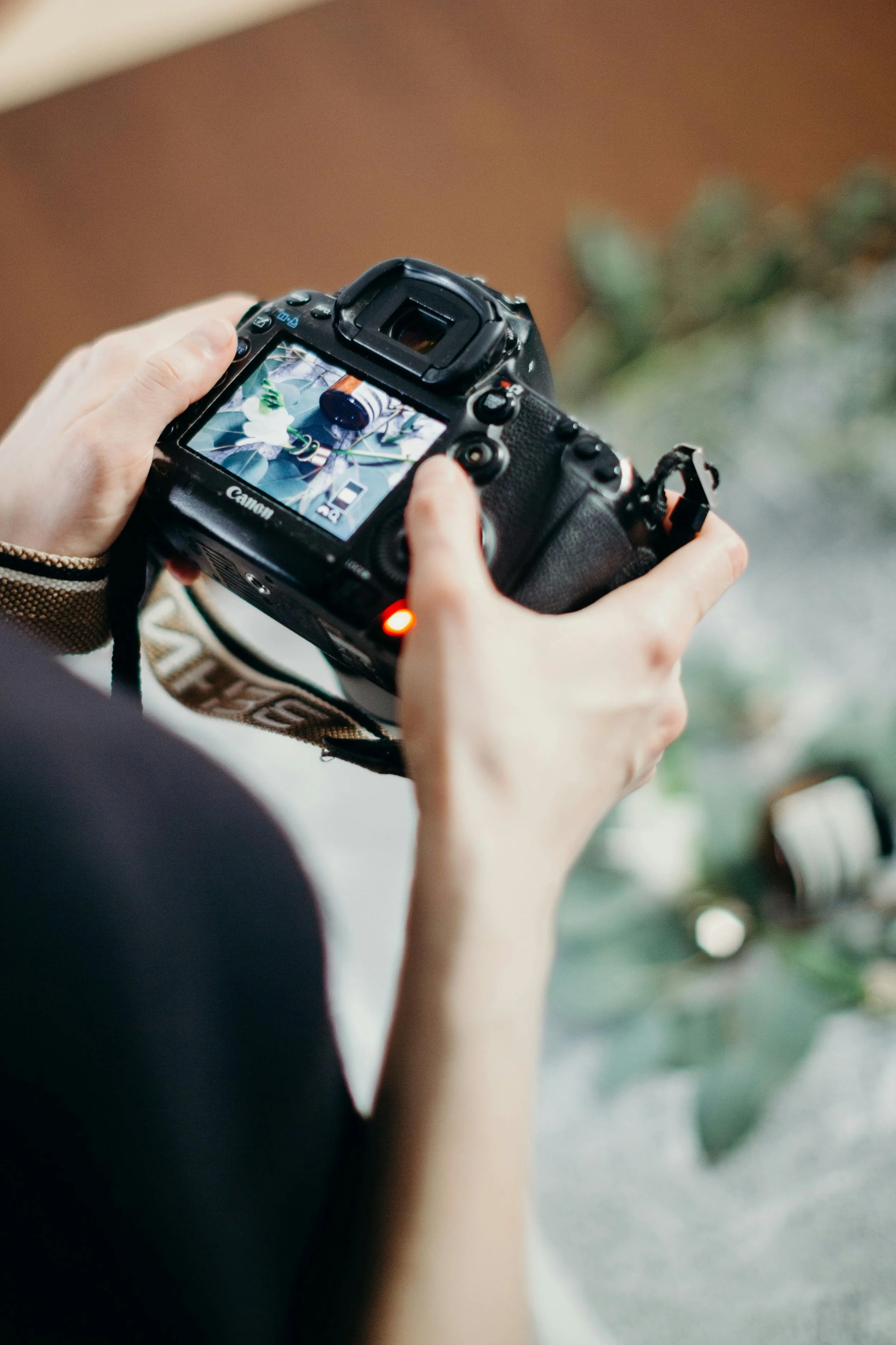 Photographie corporate, reportage métier, portraits professionnels et contenus visuels : je suis Virginie et j’accompagne les professionnels en Loire-Atlantique, en Vendée et partout en France.