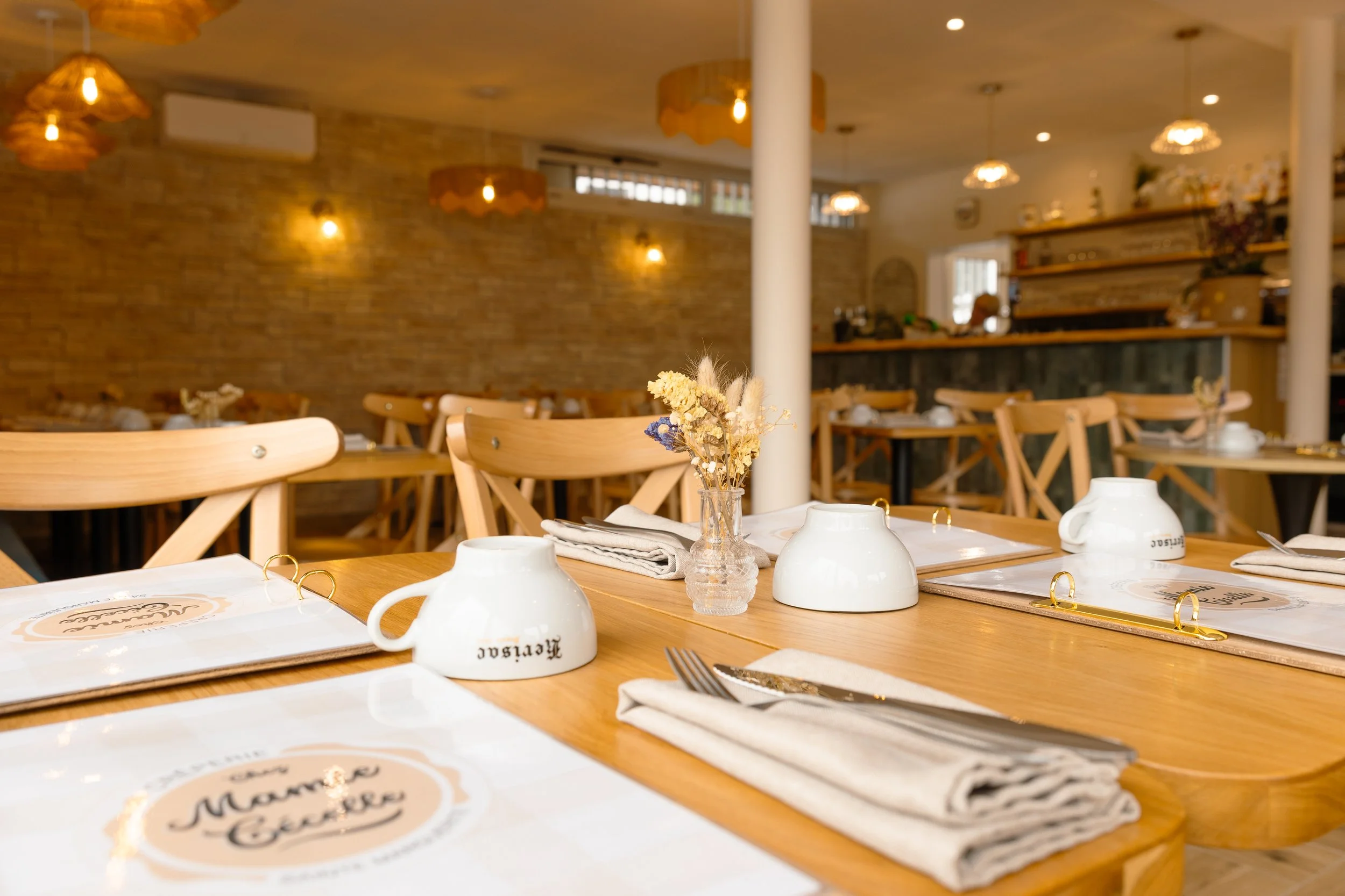 ○ RESTAURANT ○  CHEZ MAMIE CECELLE