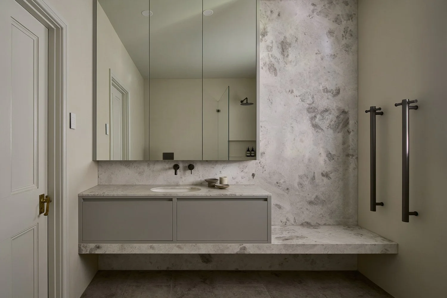 Wattle Tree Bathroom
