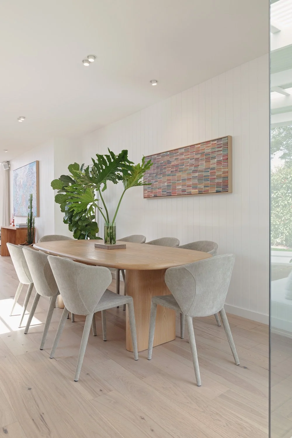 Elliot Avenue dining indoor