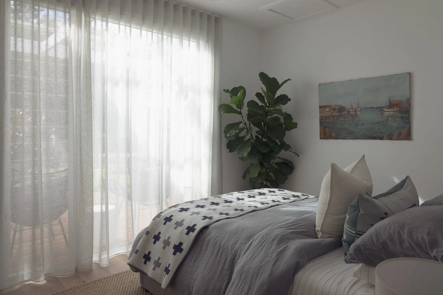Elliot Avenue bedroom