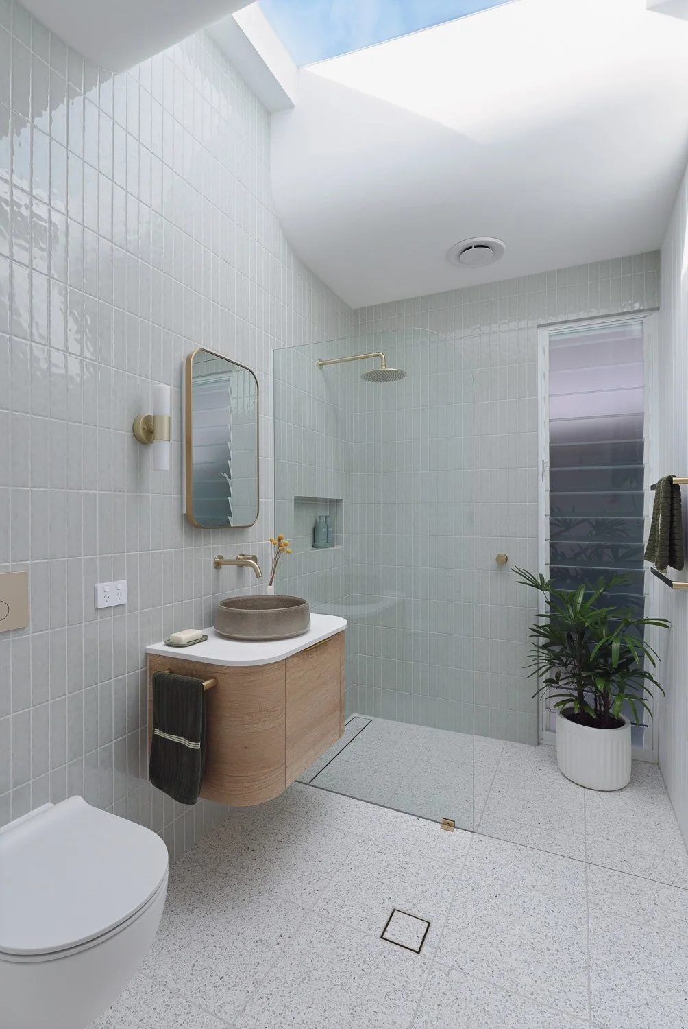 Elliot Avenue Bathroom