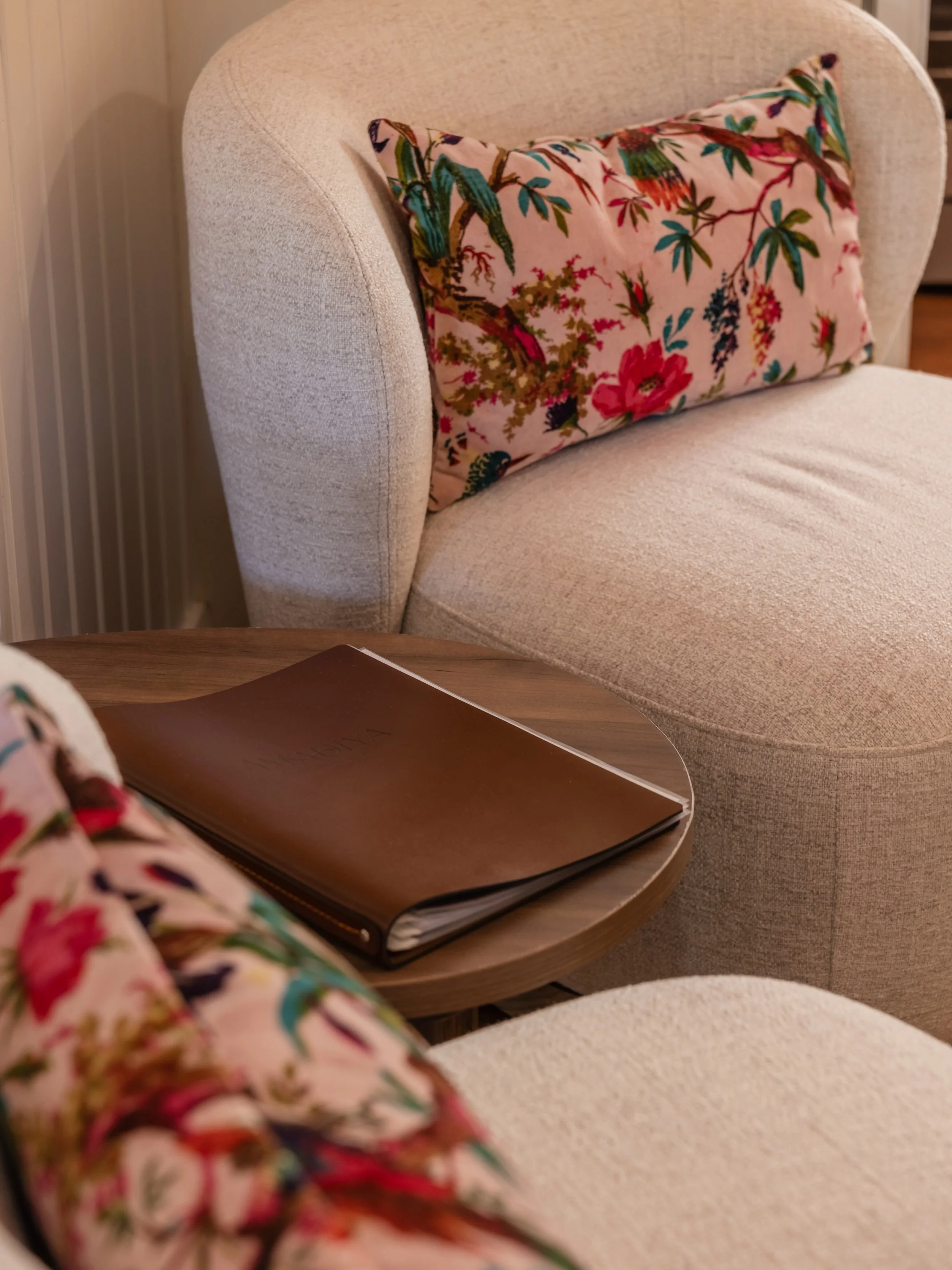 A thoughtful guide to your stay, right at your fingertips. 📕 

#amadiyaportarthurvillas #portarthurtasmania #tasmanpeninsula