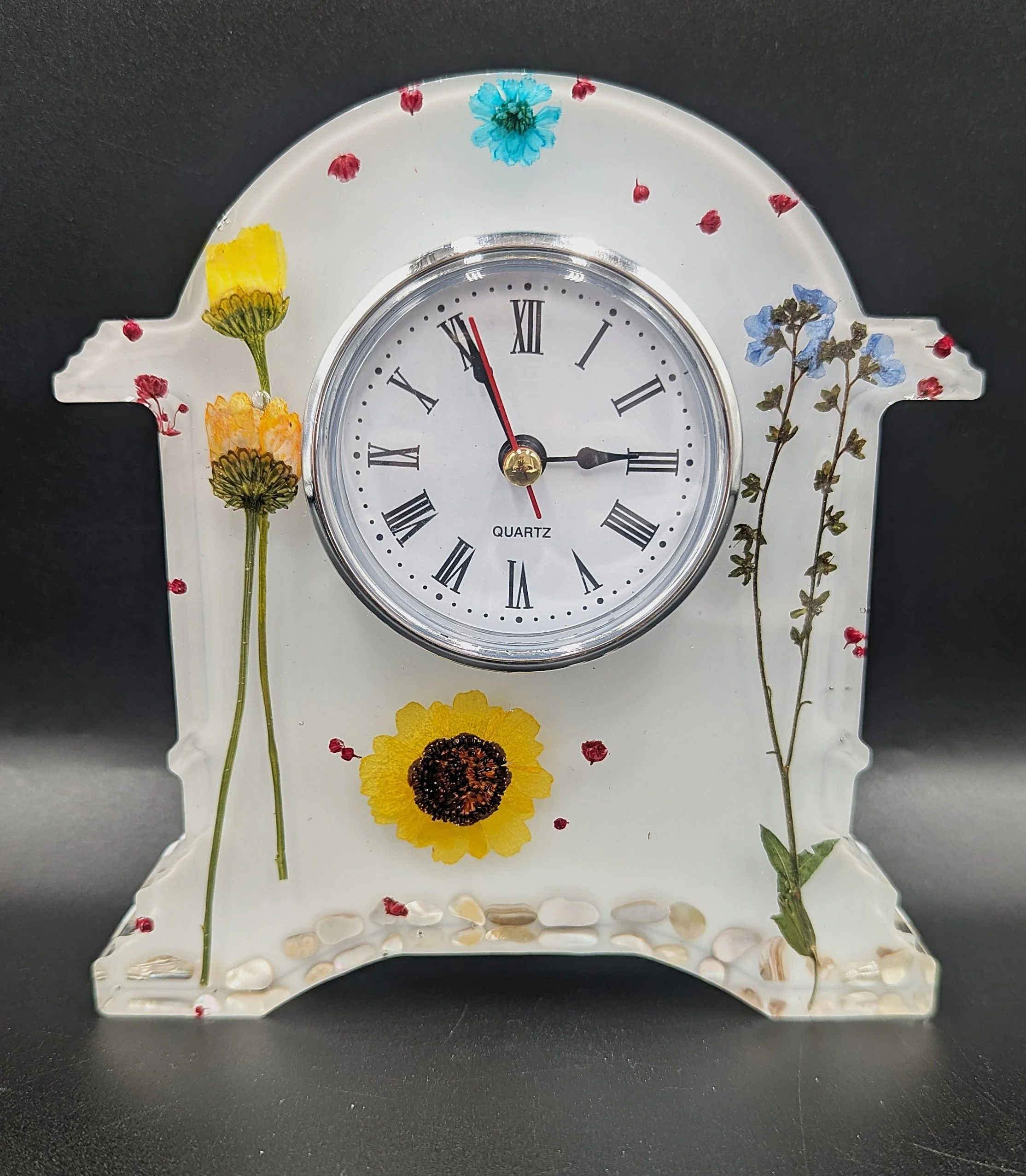 Freestanding Resin Mantle Clock