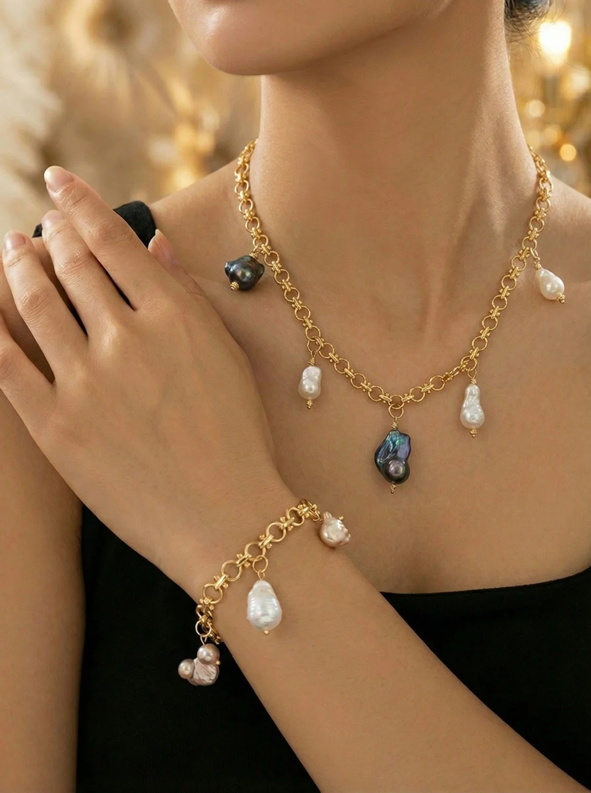 Heiress Black & White Pearl Set
