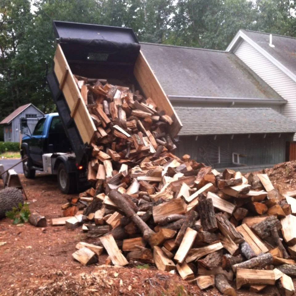 Seasoned and Cleaned Split Hardwood (1 Cord)