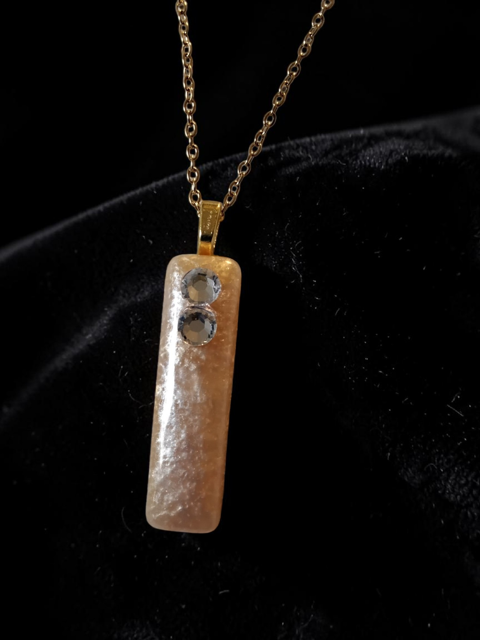 Glimmering Gold Resin Pendant Necklace