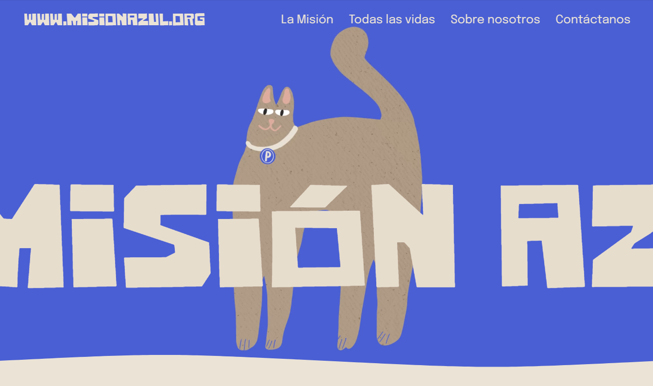 Ilustración de un gato con collar y una señal de estacionamiento en una página web de la misión, con fondo azul y texto en español en la parte superior.