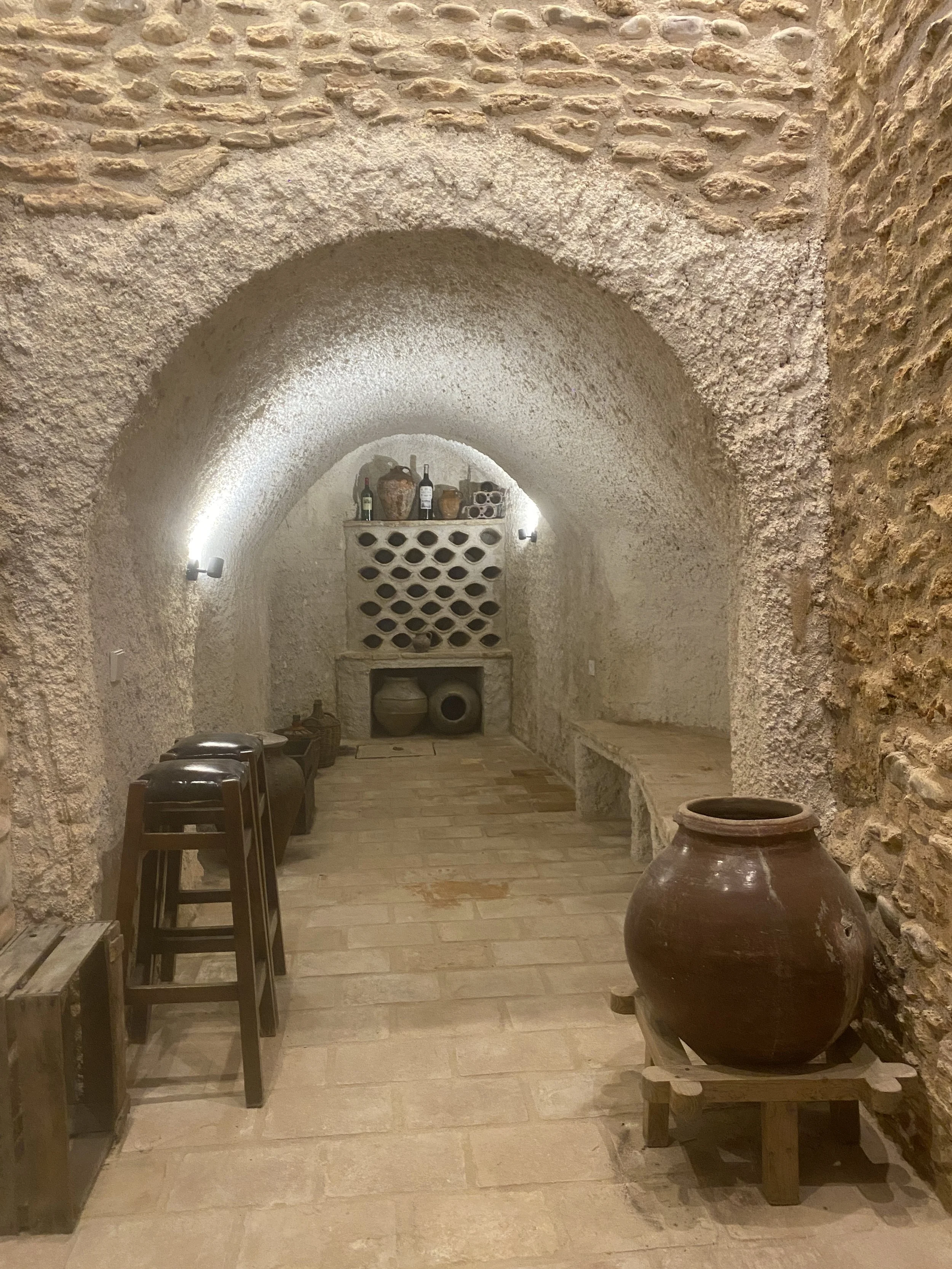 Cueva rehabilitada con diseño exclusivo y tradicional en Toledo
