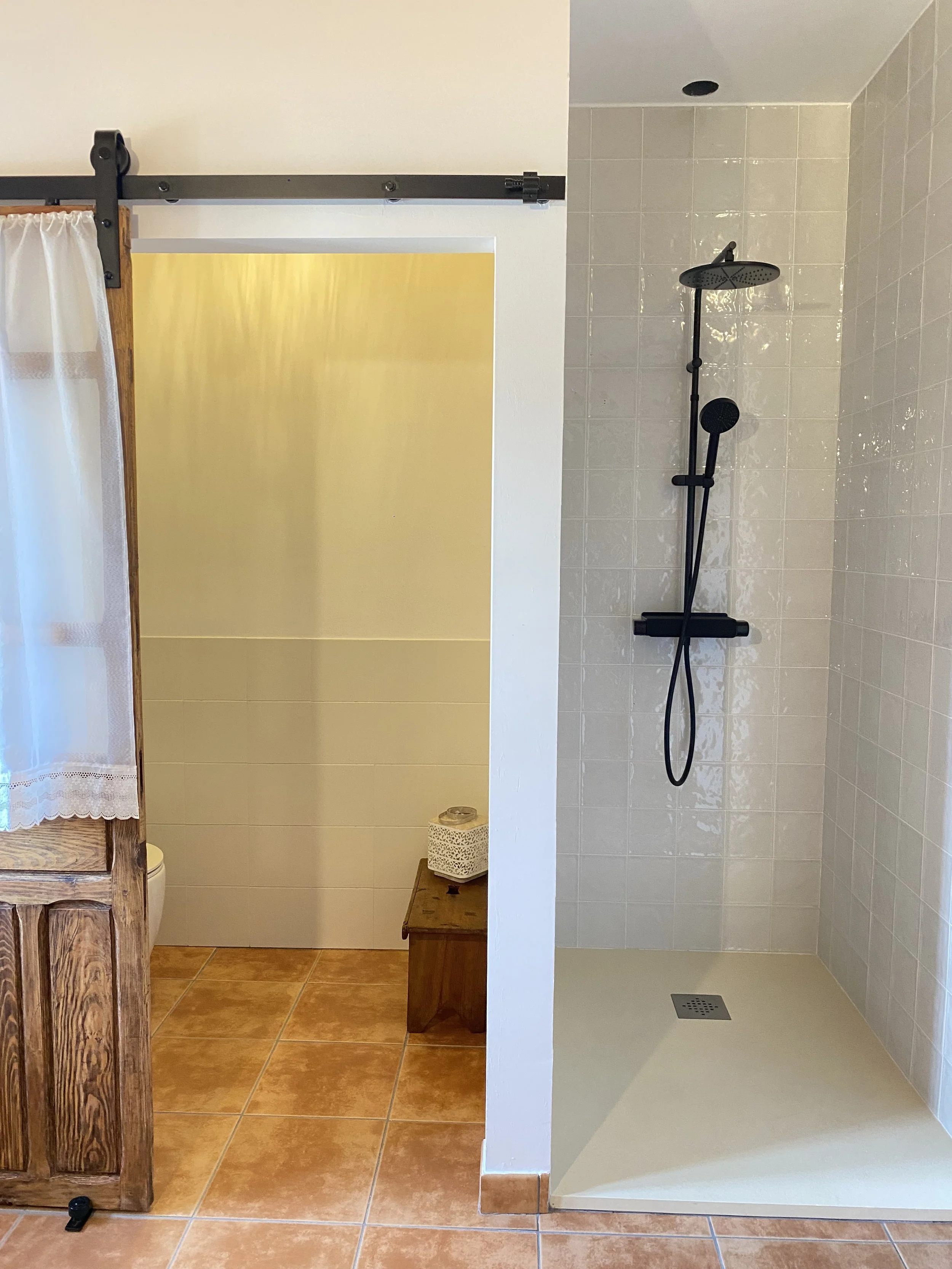 Baño en suite con climatización por suelo radiante