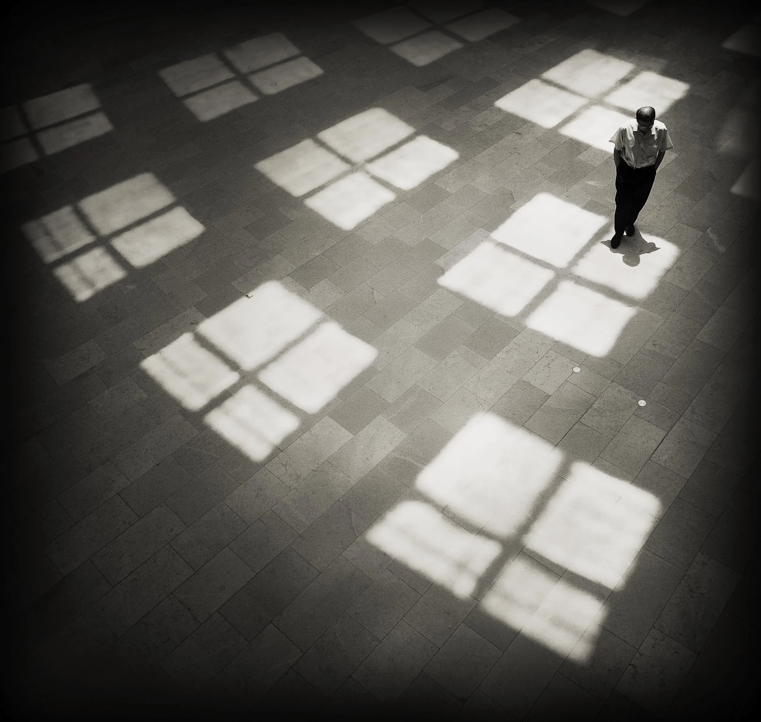 002_天窗之下 copy.jpg