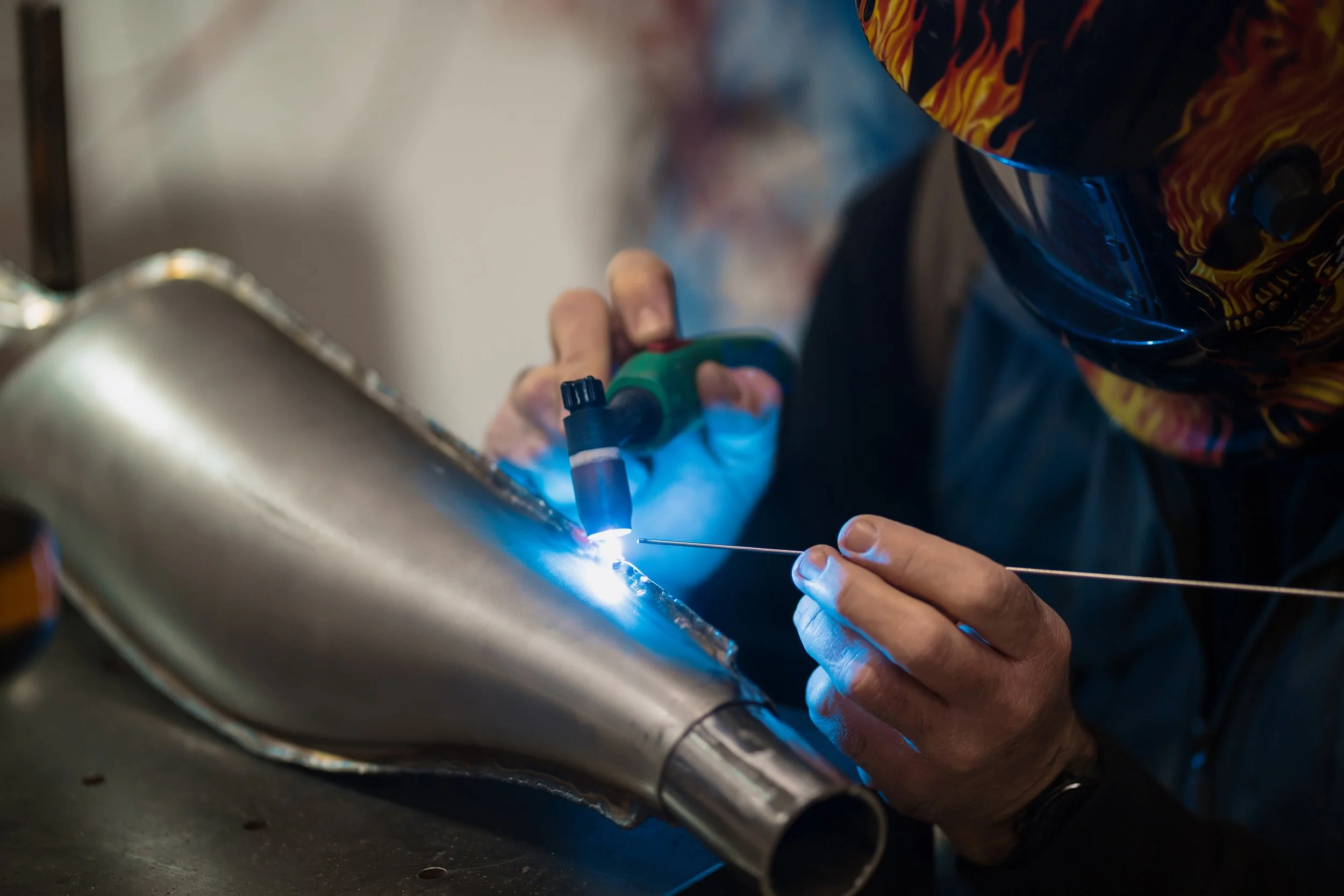   MIG &amp; TIG WELDING  
Skilled welding for structural joints, repairs and fabrication using both MIG and TIG processes. 