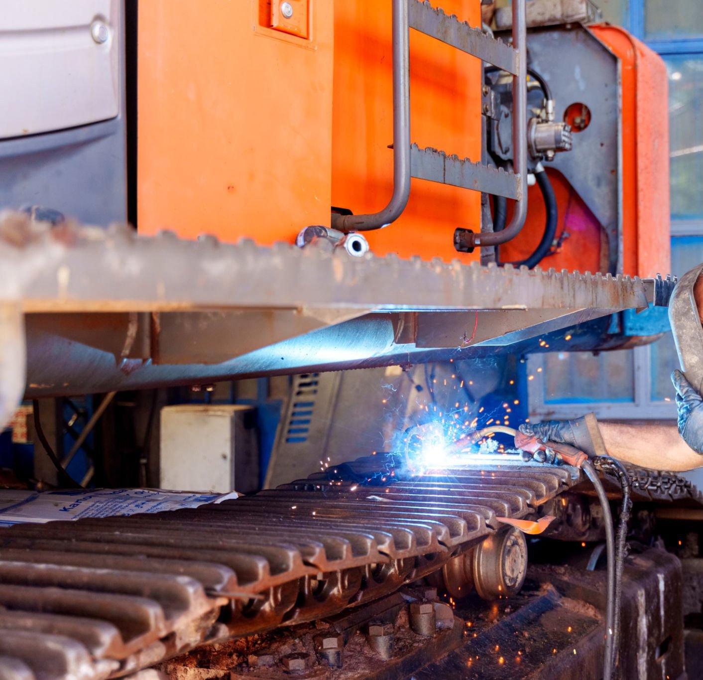   AGRICULTURAL MACHINERY  
Farm vehicles, trailers and plant machinery structural repairs carried out to the highest standard. 